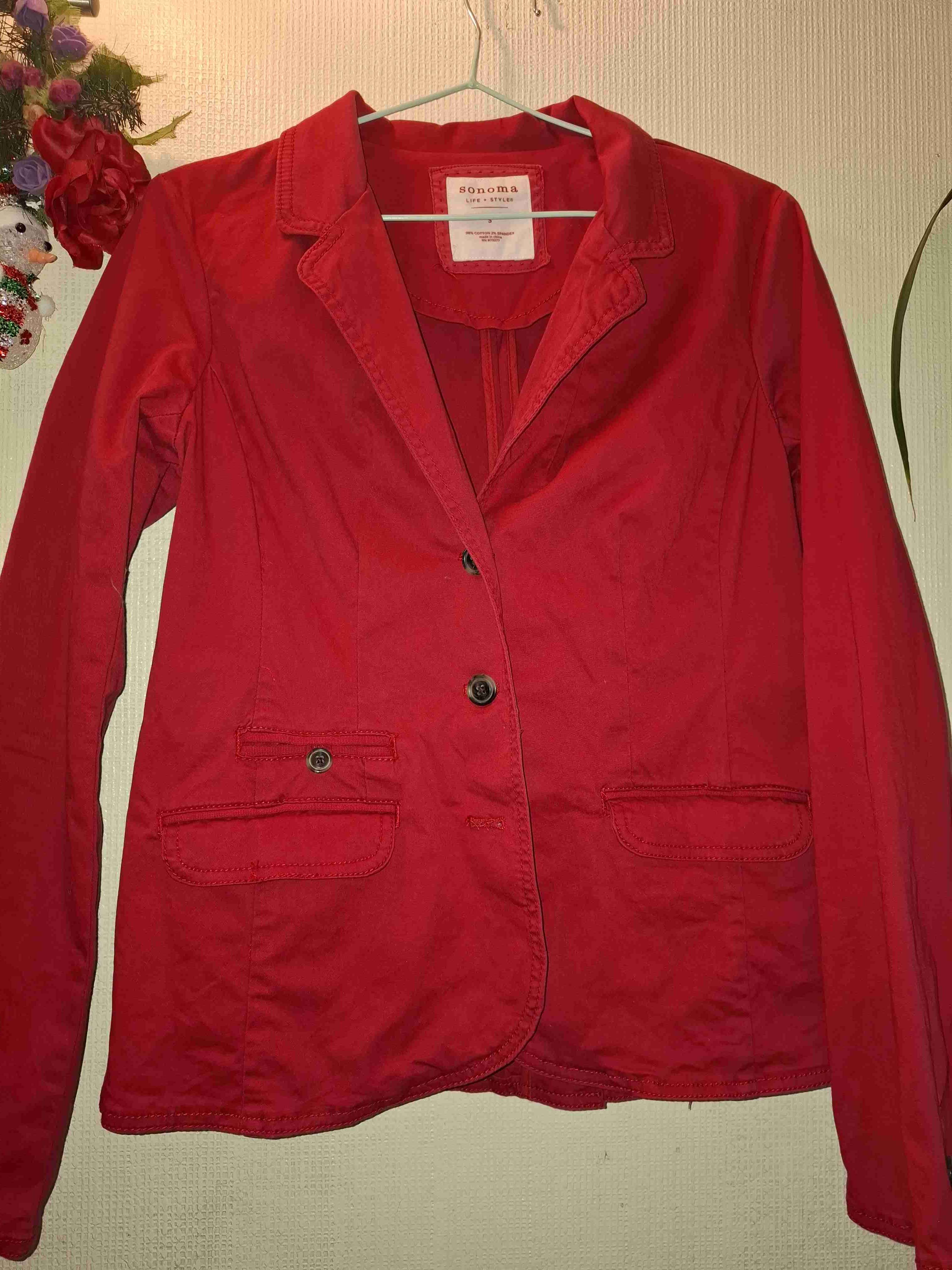 Chaqueta roja de mujer - miniatura 2