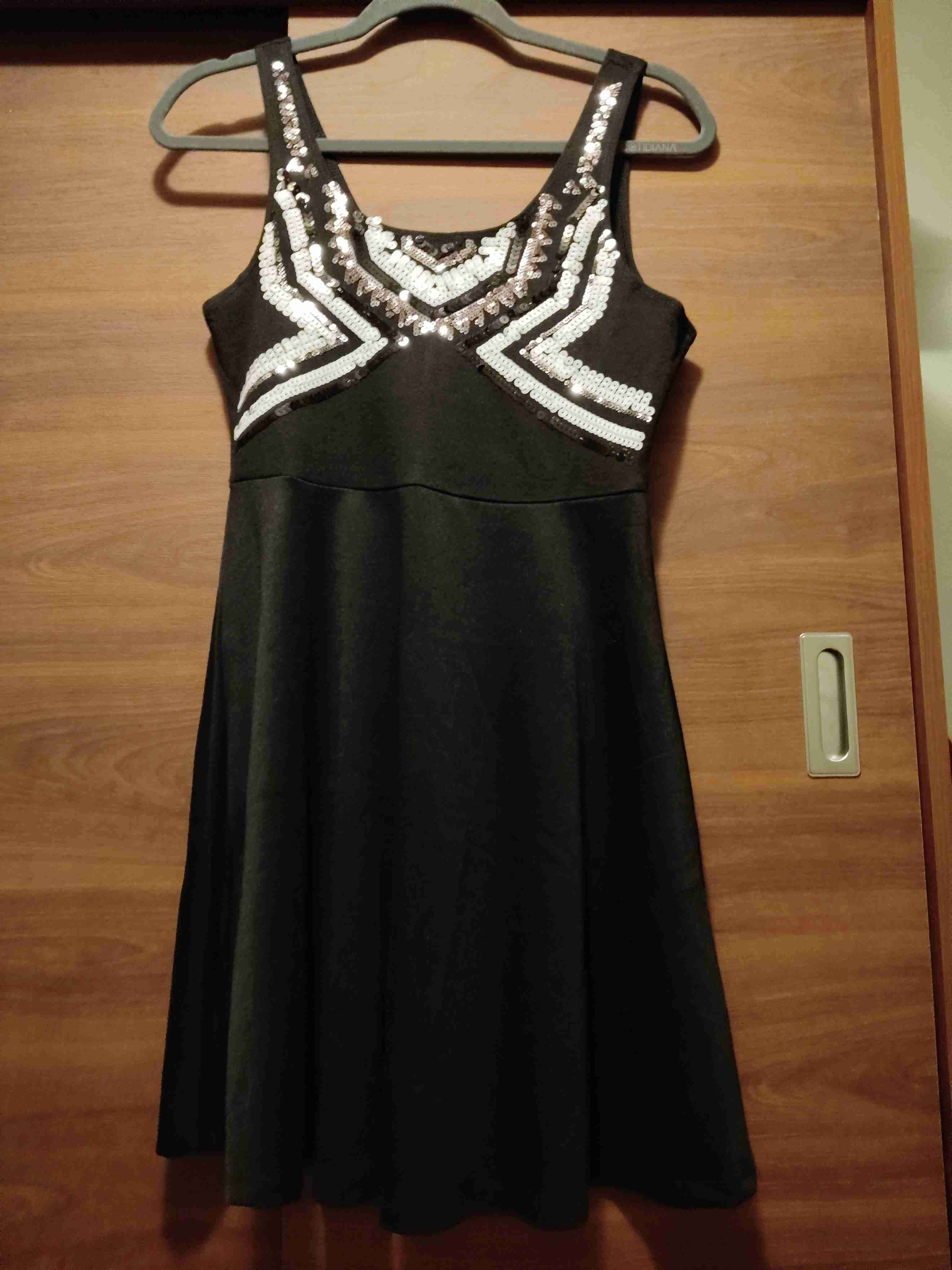 Vestido negro con lentejuelas