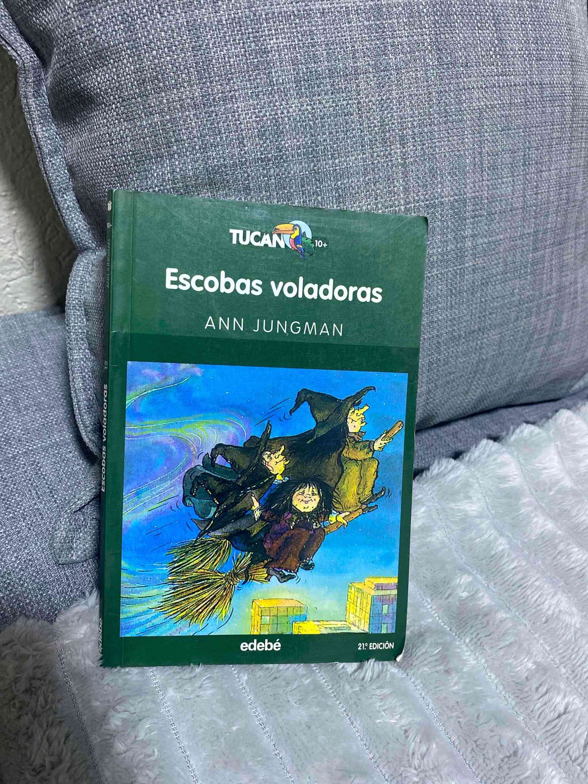 Libro Escobas Voladoras
