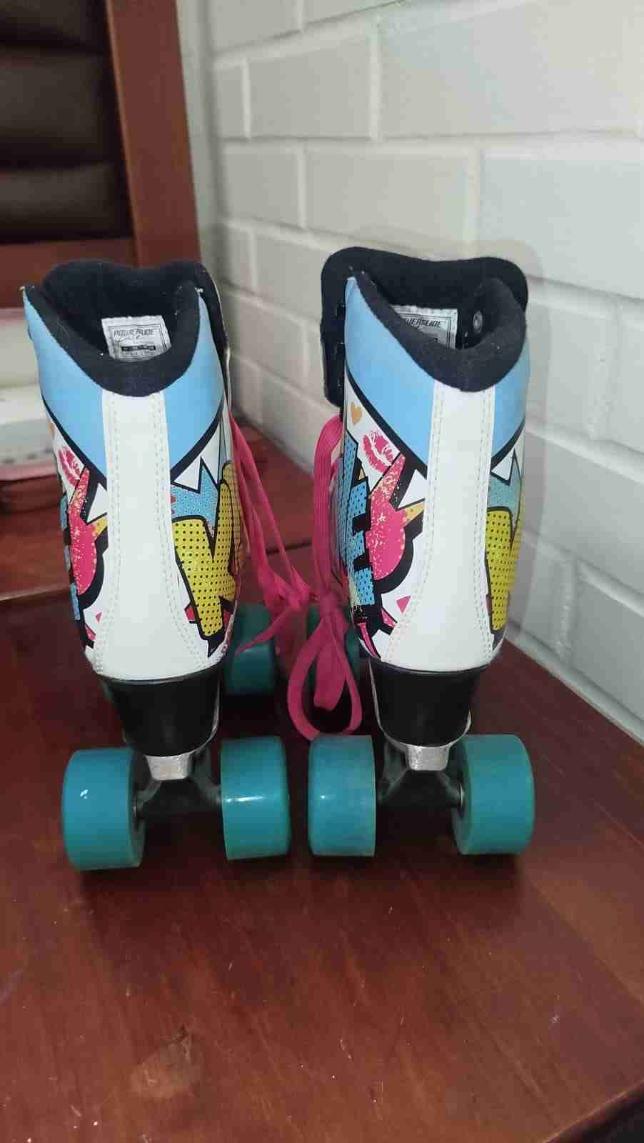 Patines cuatro ruedas diseño colorido - miniatura 3