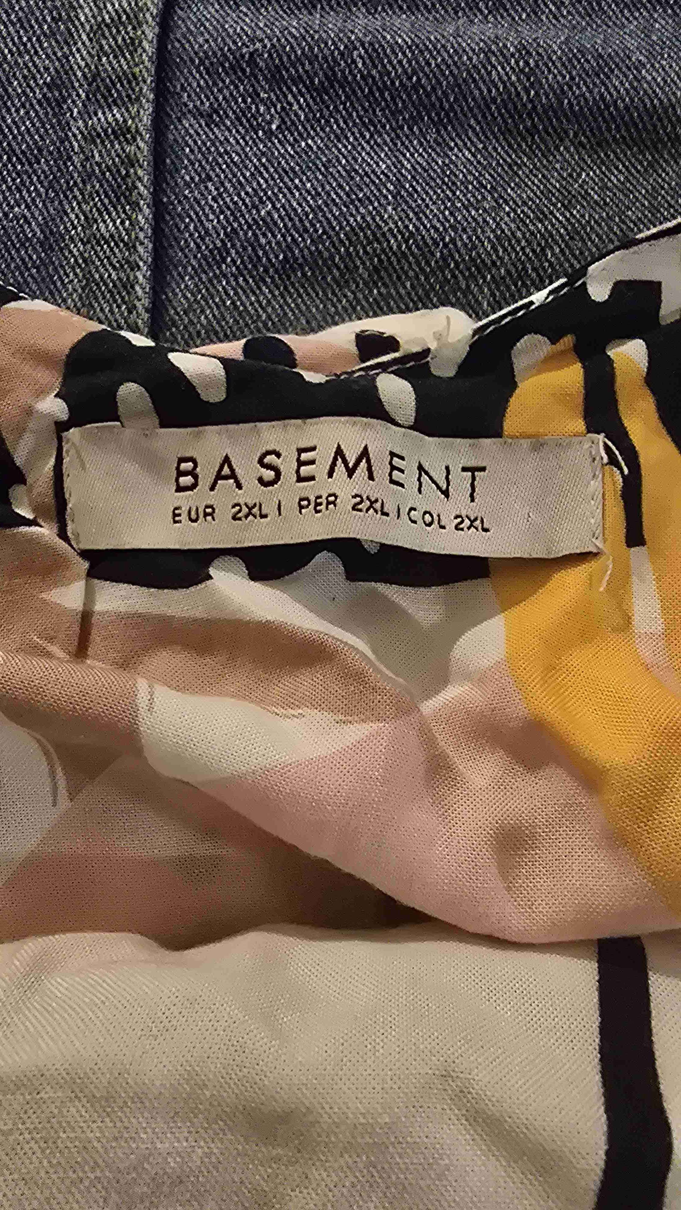 Polera de tela con diseño - miniatura 2