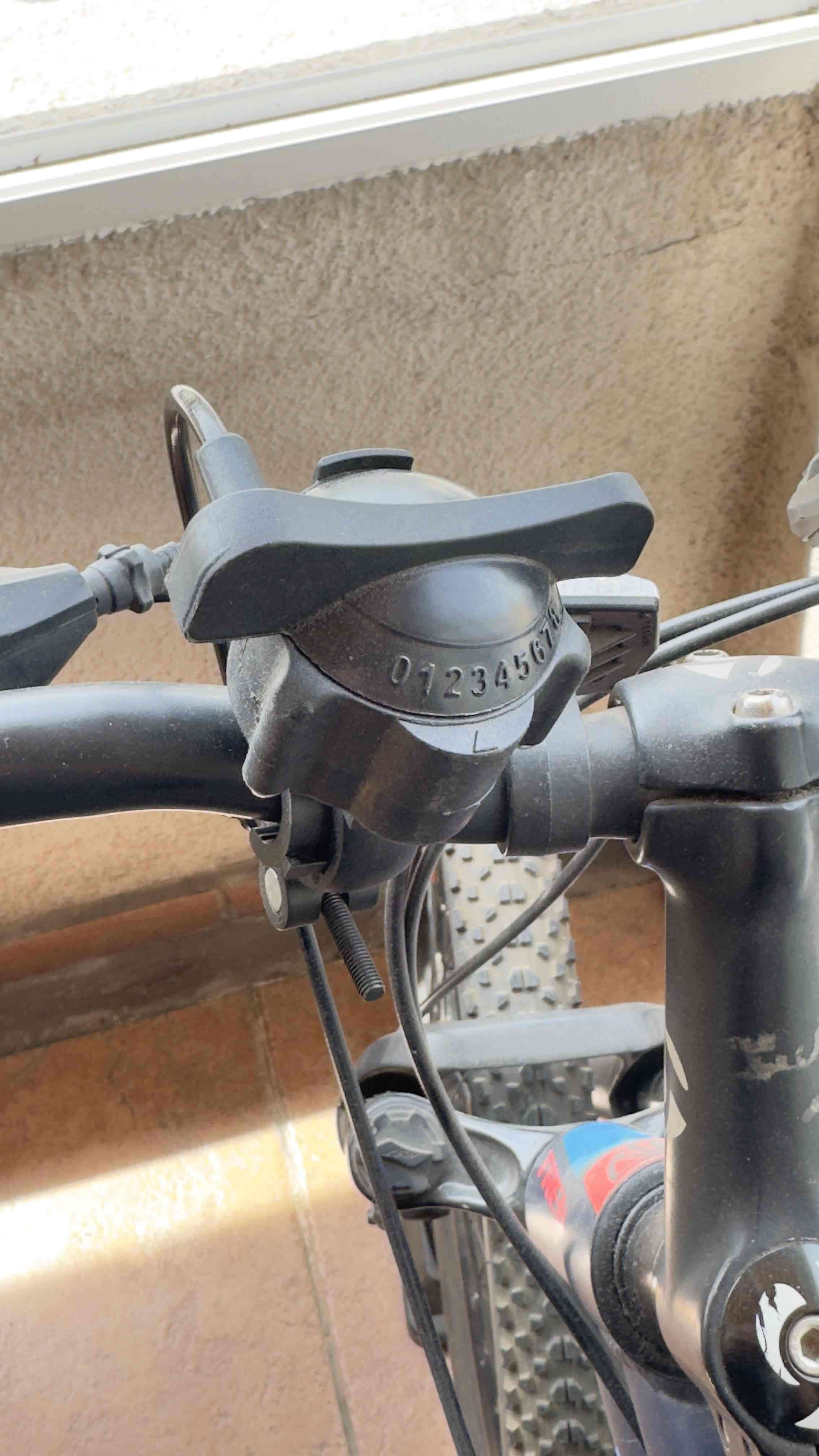 Soporte de entrenamiento para bicicleta - miniatura 2