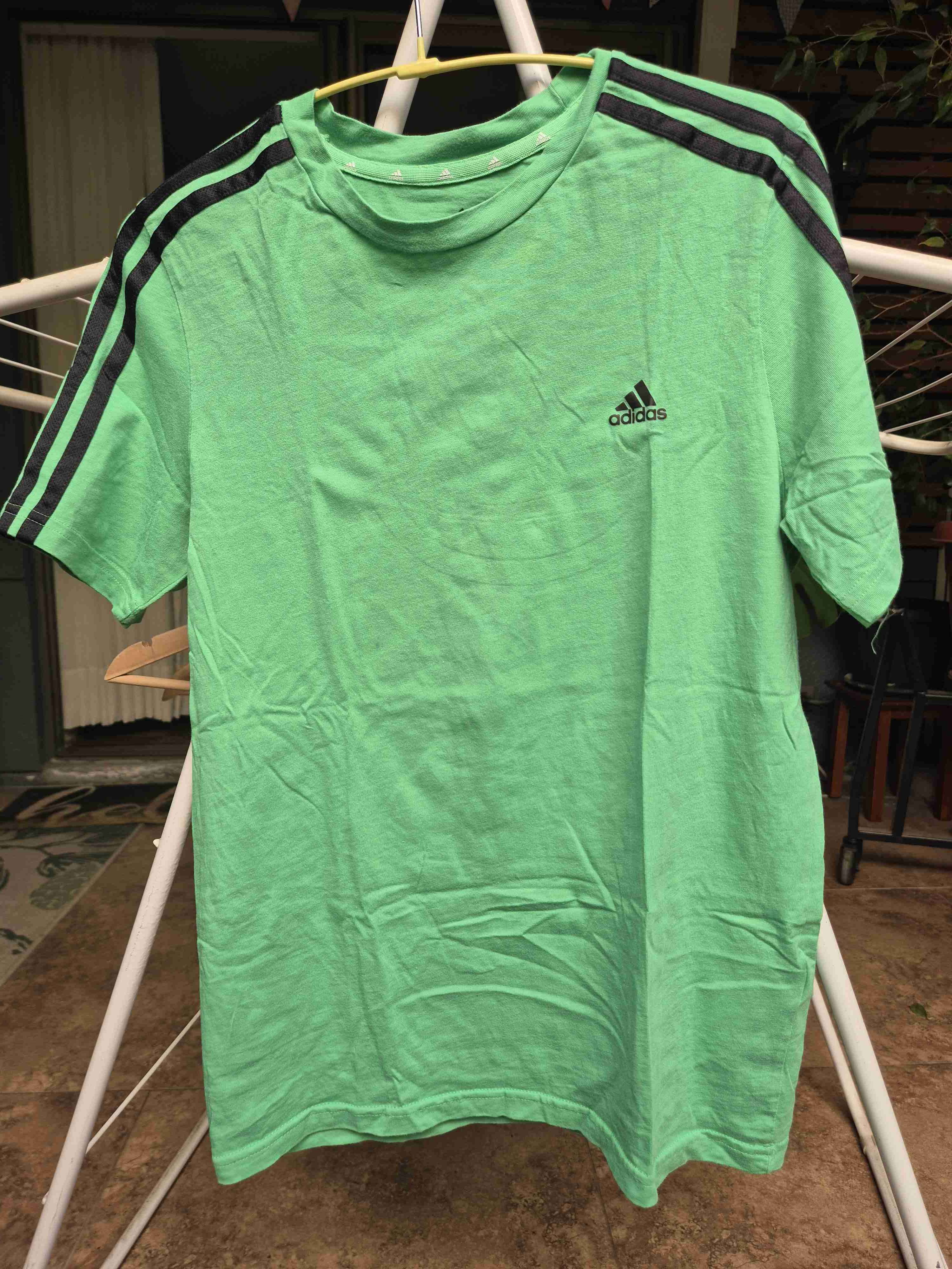 Polera verde Adidas