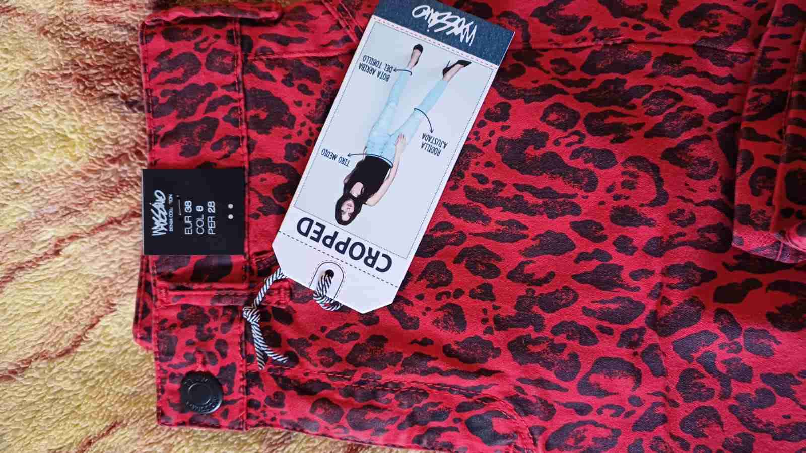 Pantalones estampado leopardo rojo - miniatura 2