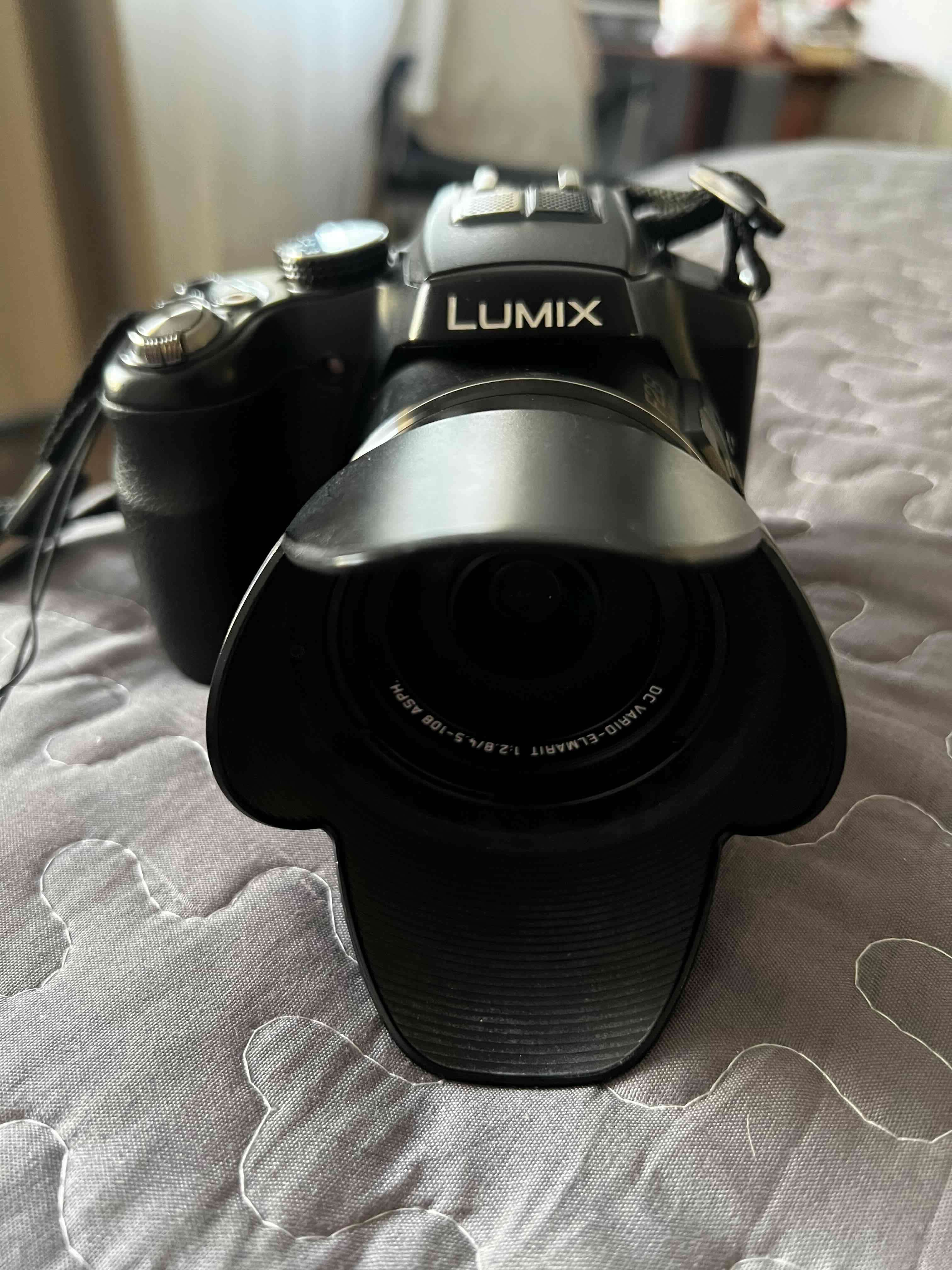 Cámara Lumix semi profesional - miniatura 1