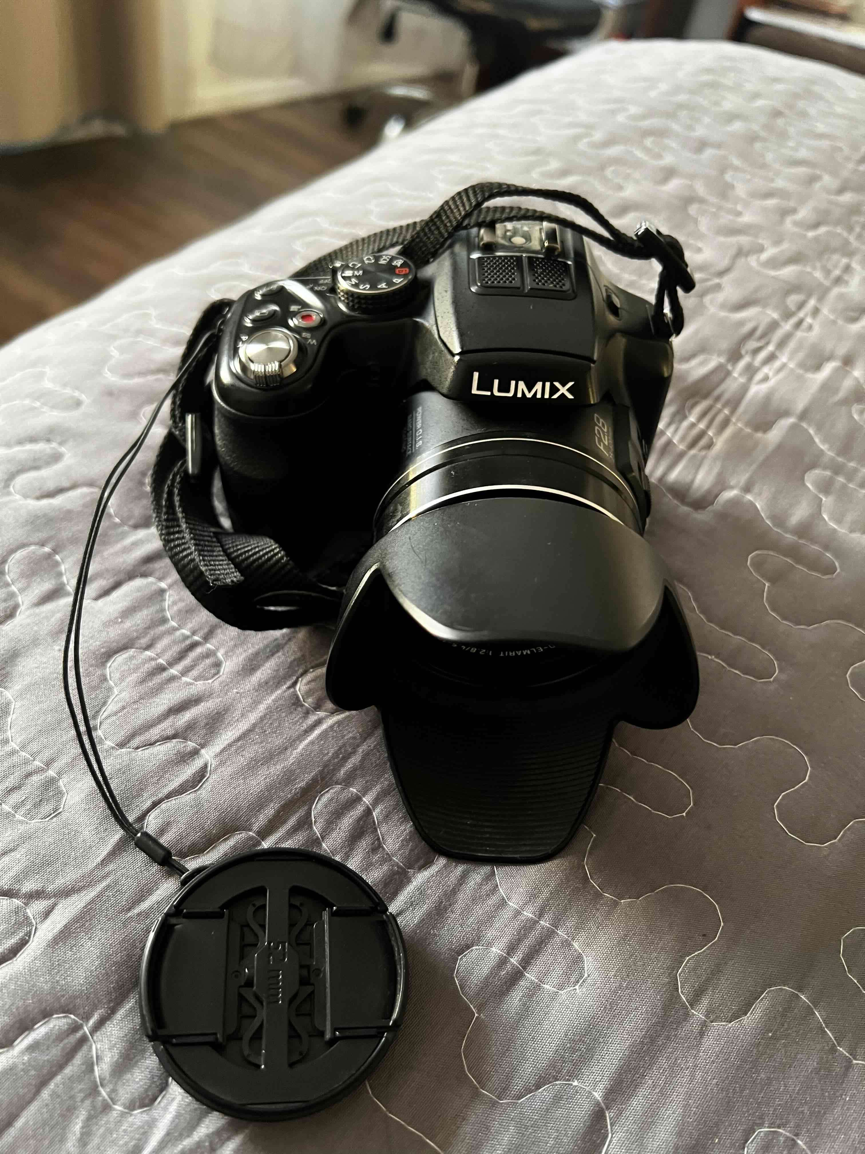 Cámara Lumix semi profesional - miniatura 2