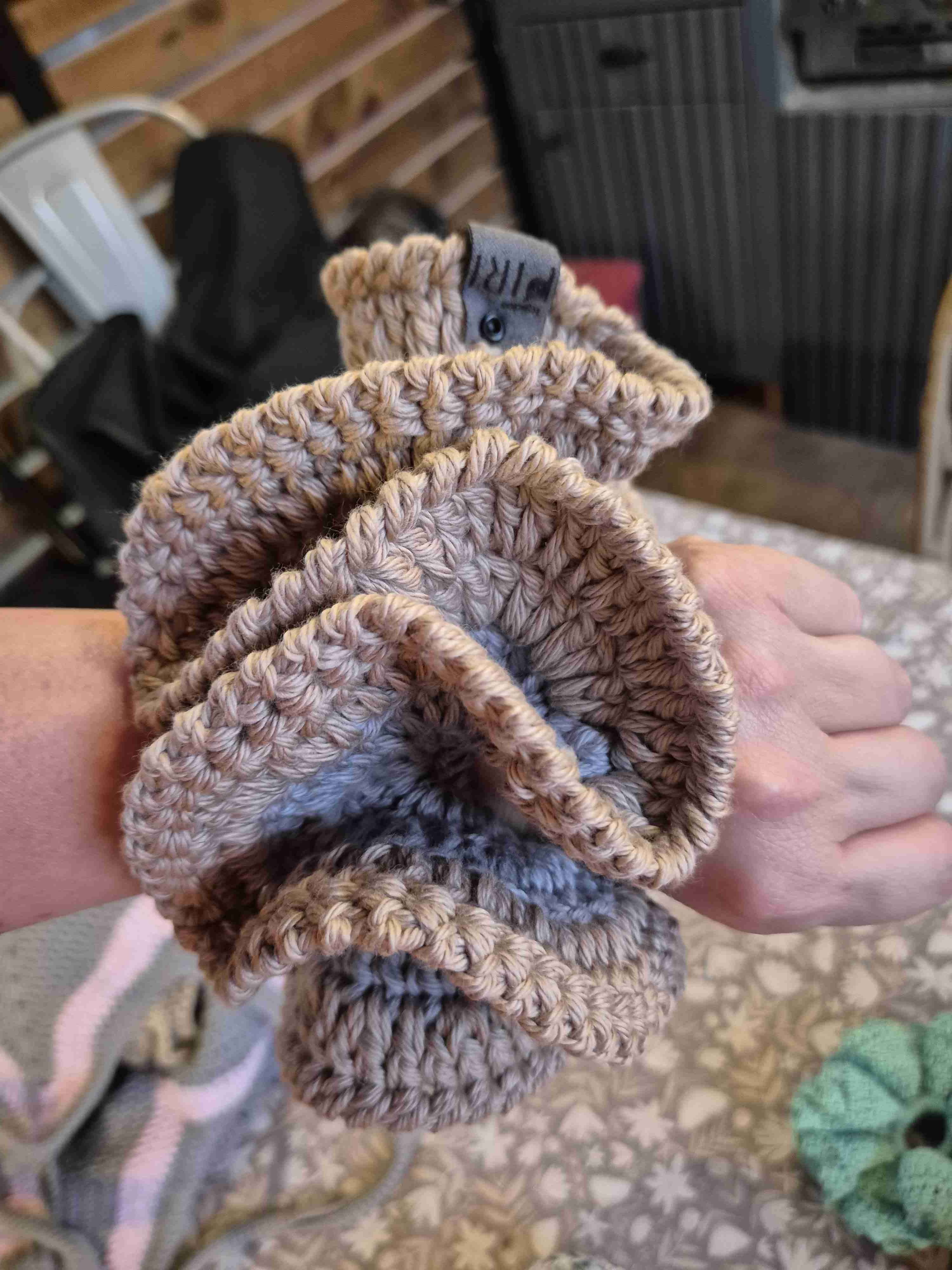 Coleta tejida a crochet - miniatura 2