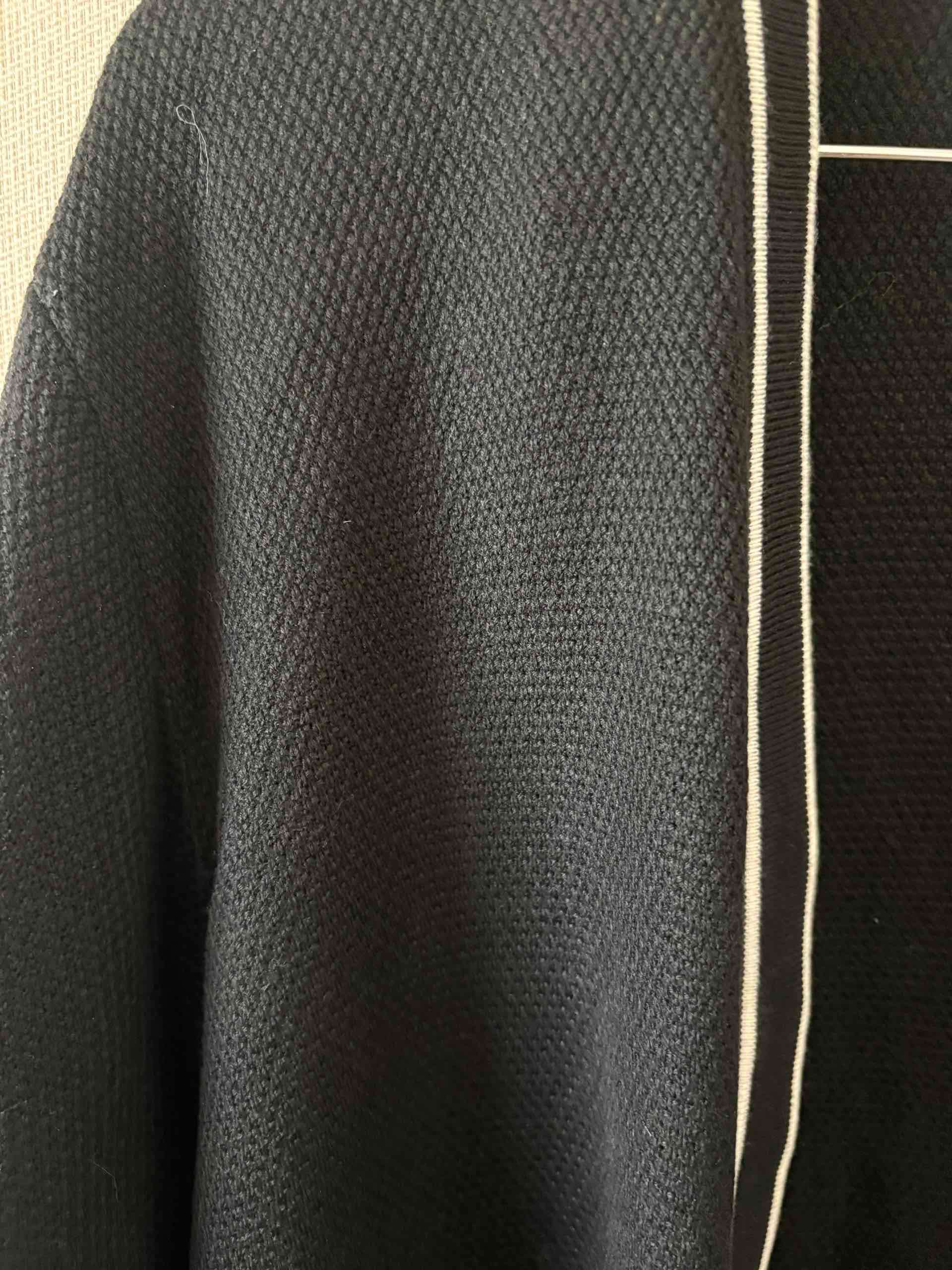 Cárdigan negro con botones - miniatura 3