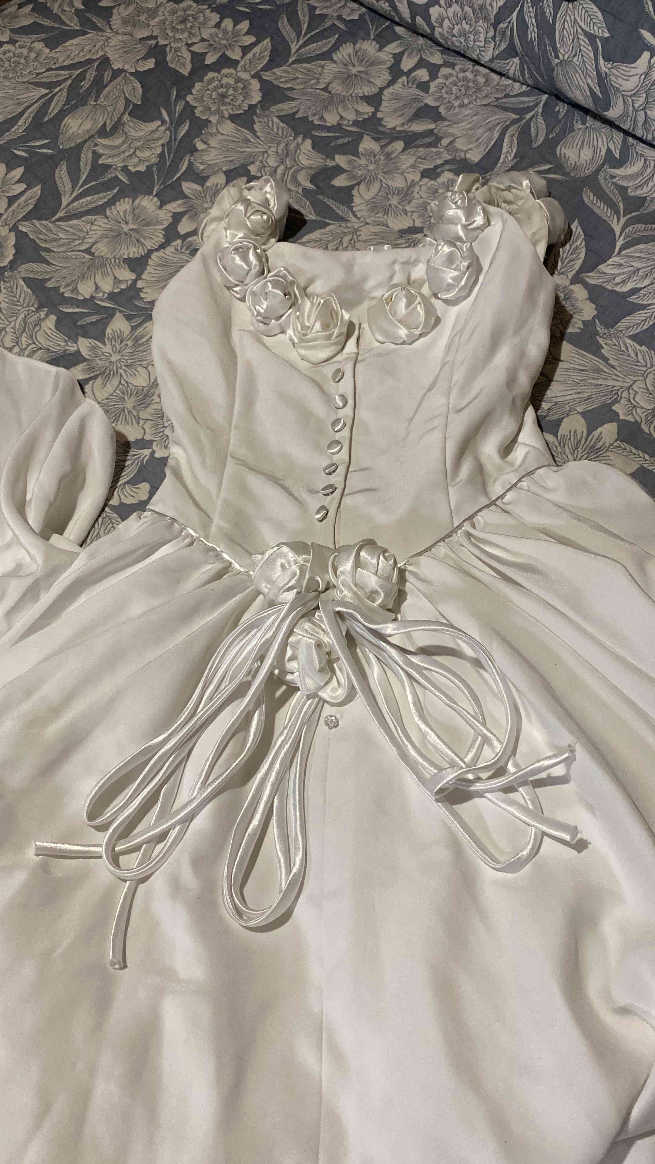 Vestido de novia blanco elegante - miniatura 2