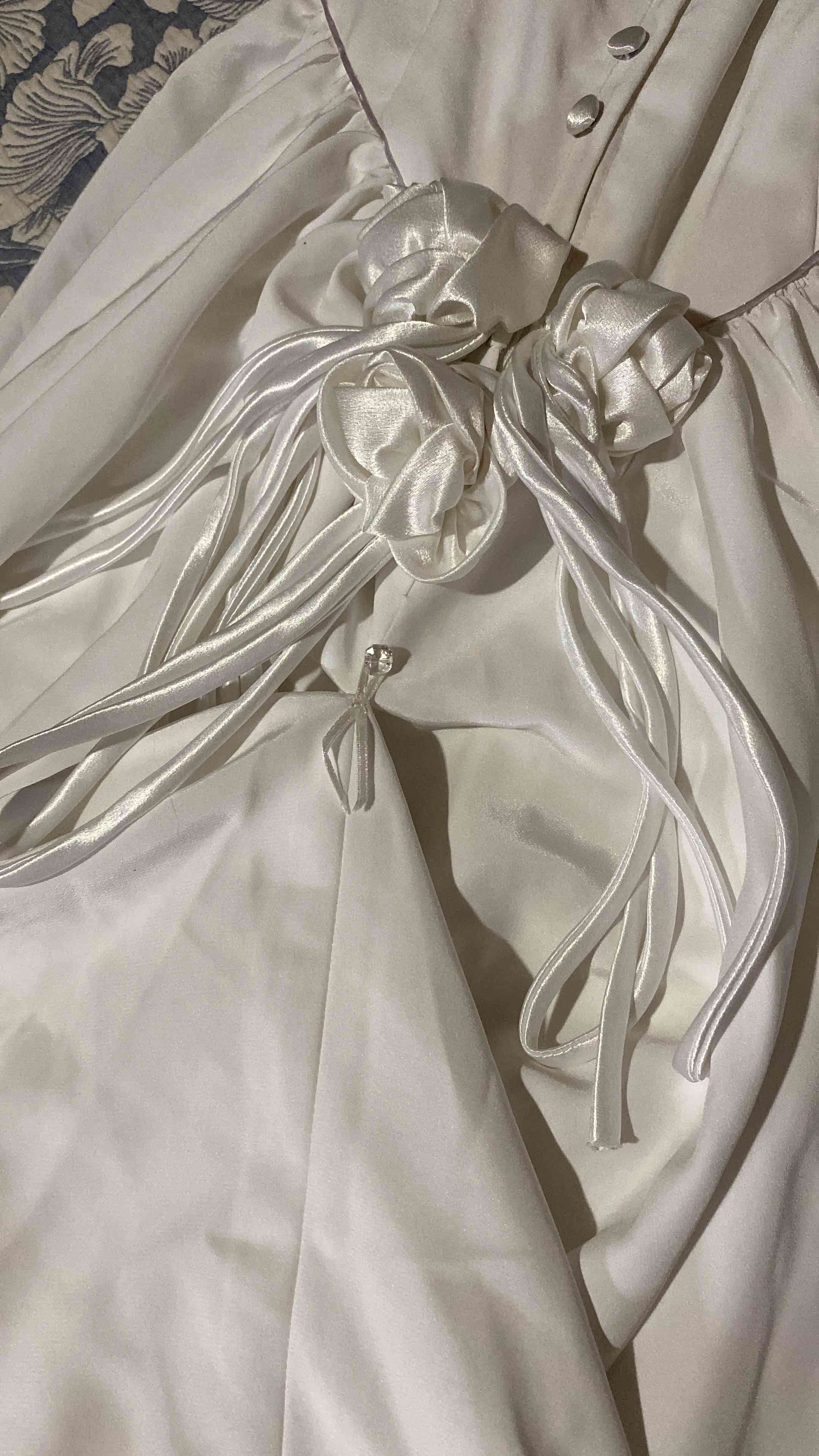 Vestido de novia blanco elegante - miniatura 5