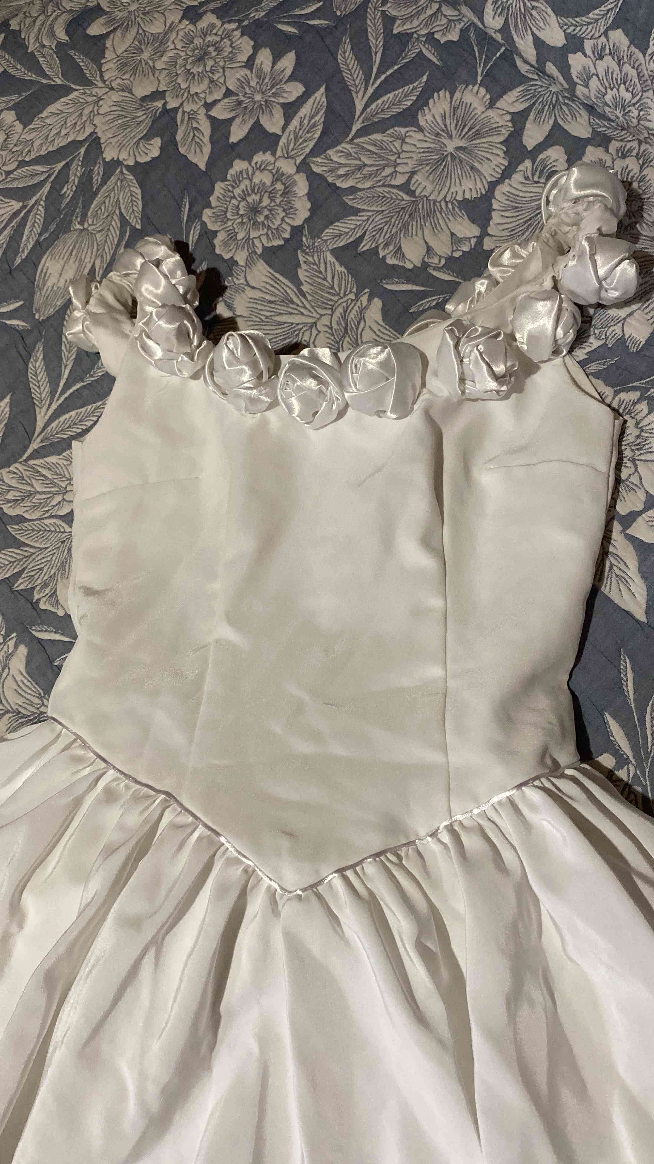 Vestido de novia blanco elegante - miniatura 6