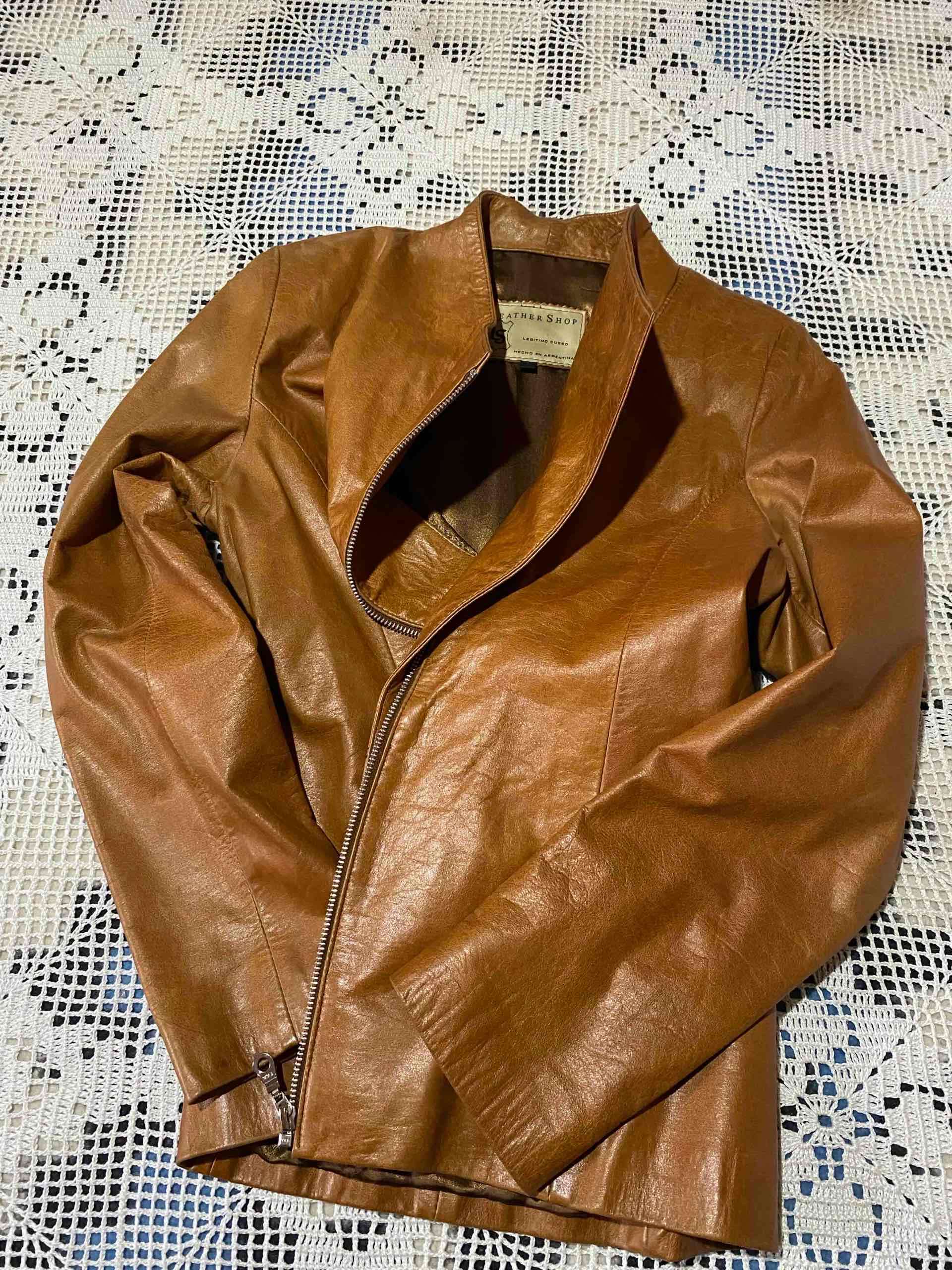 Chaqueta de cuero marrón
