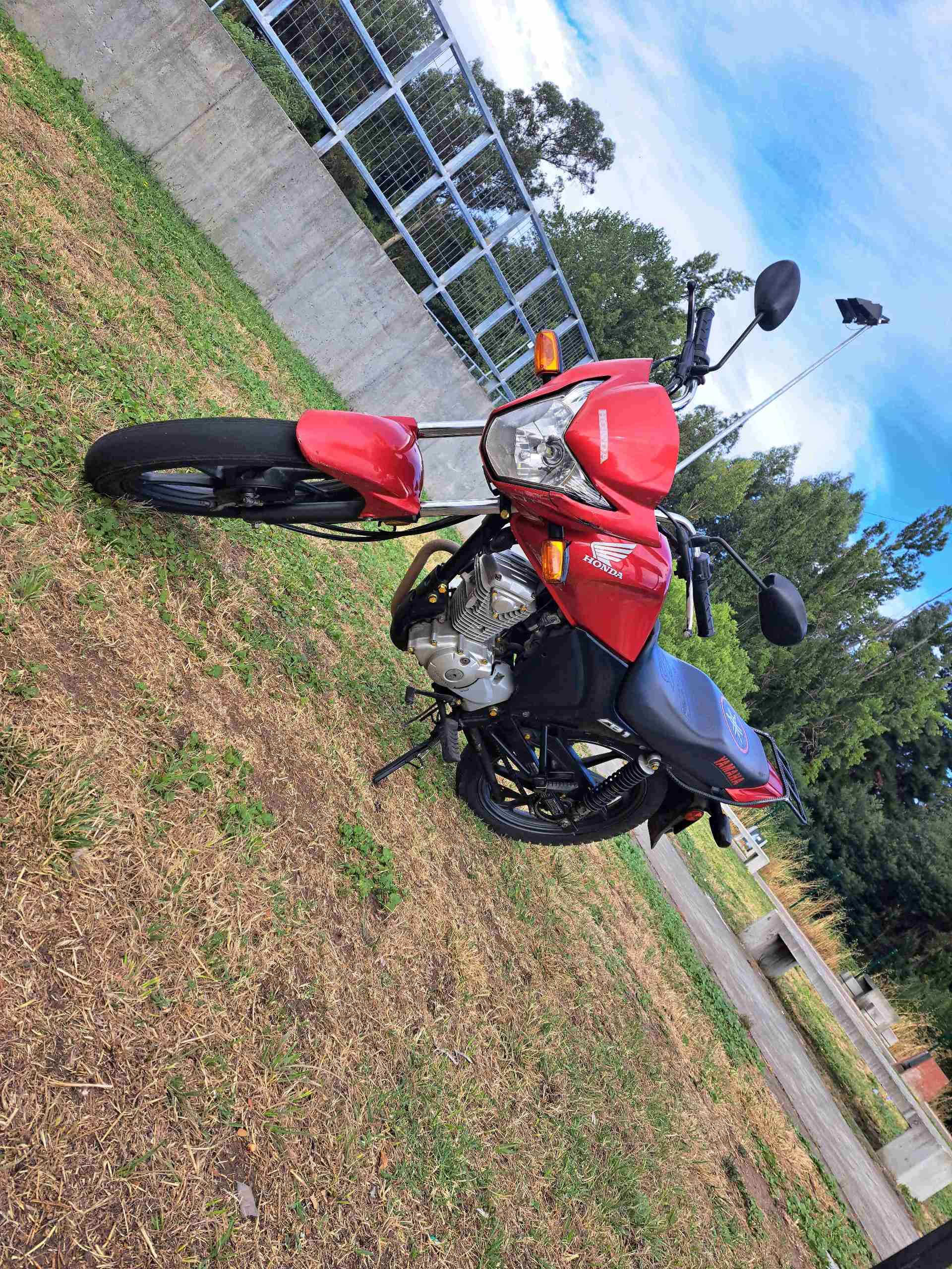 Moto honda cb1 2016 - miniatura 2