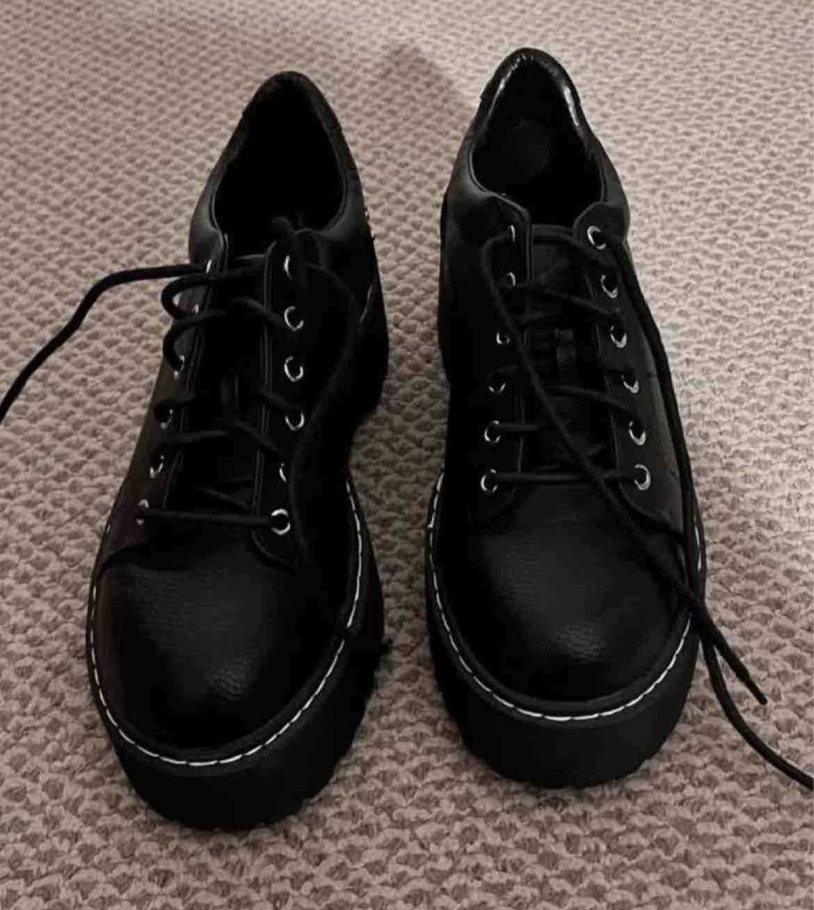 Zapatos negros de cuero alaniz