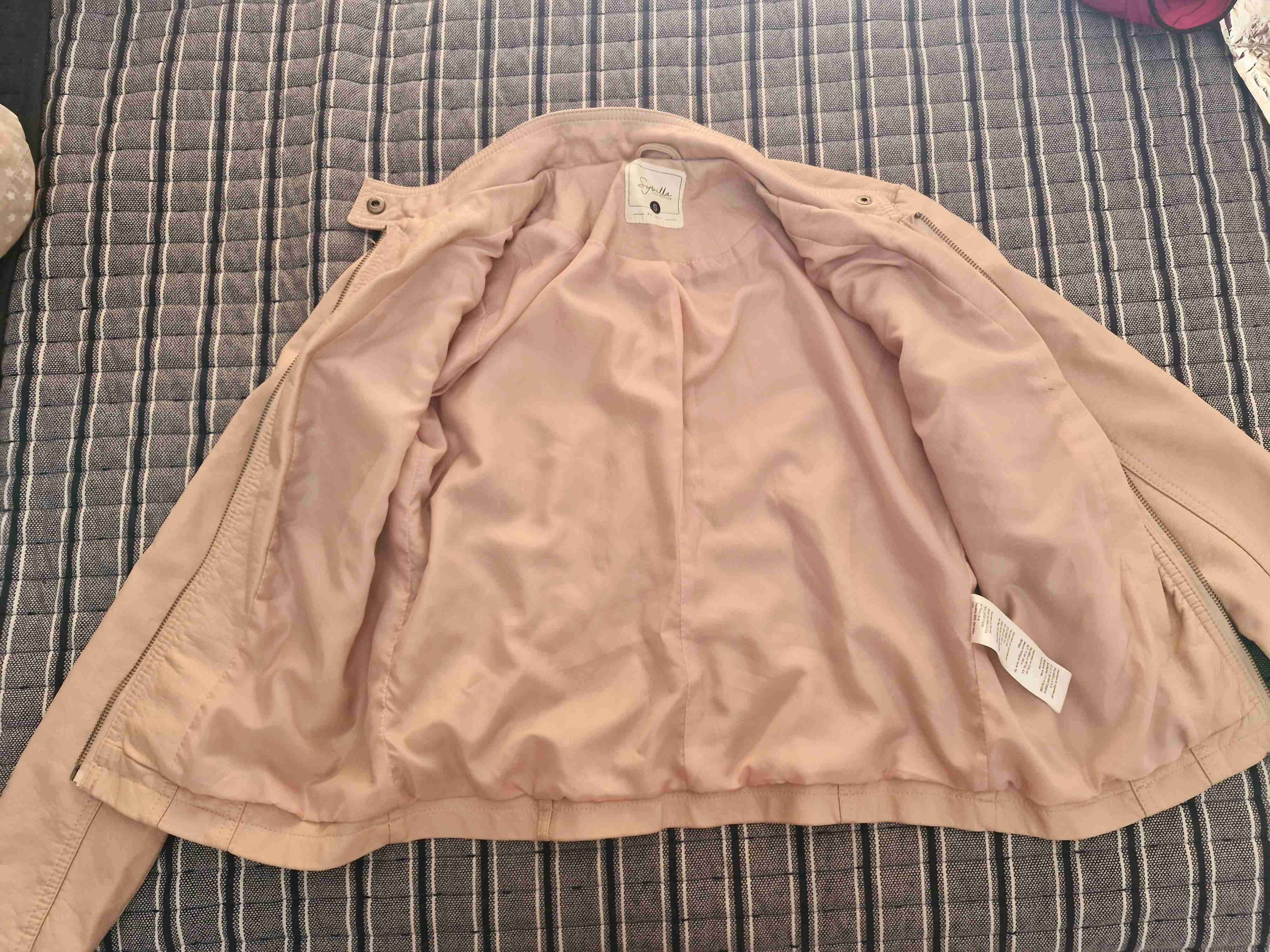 Chaqueta cuerina color rosa palo talla S - miniatura 2