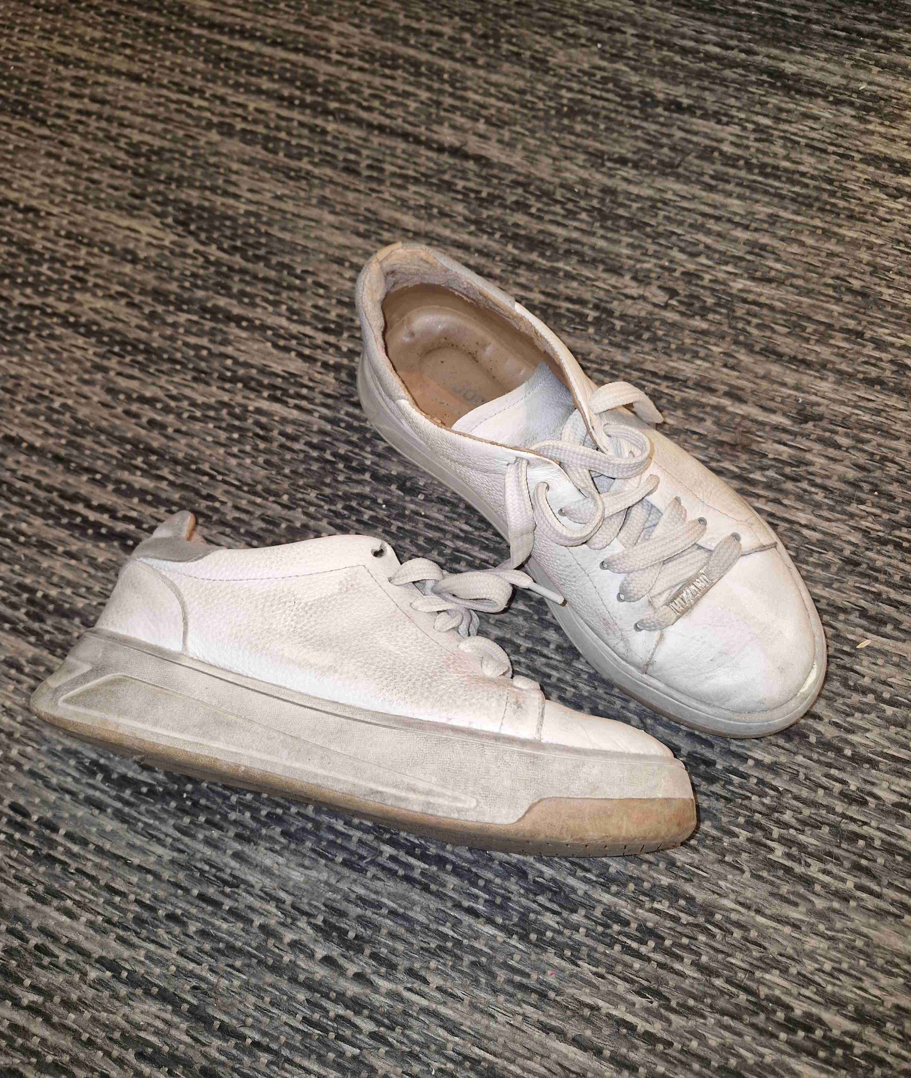 Zapatillas blancas cuero