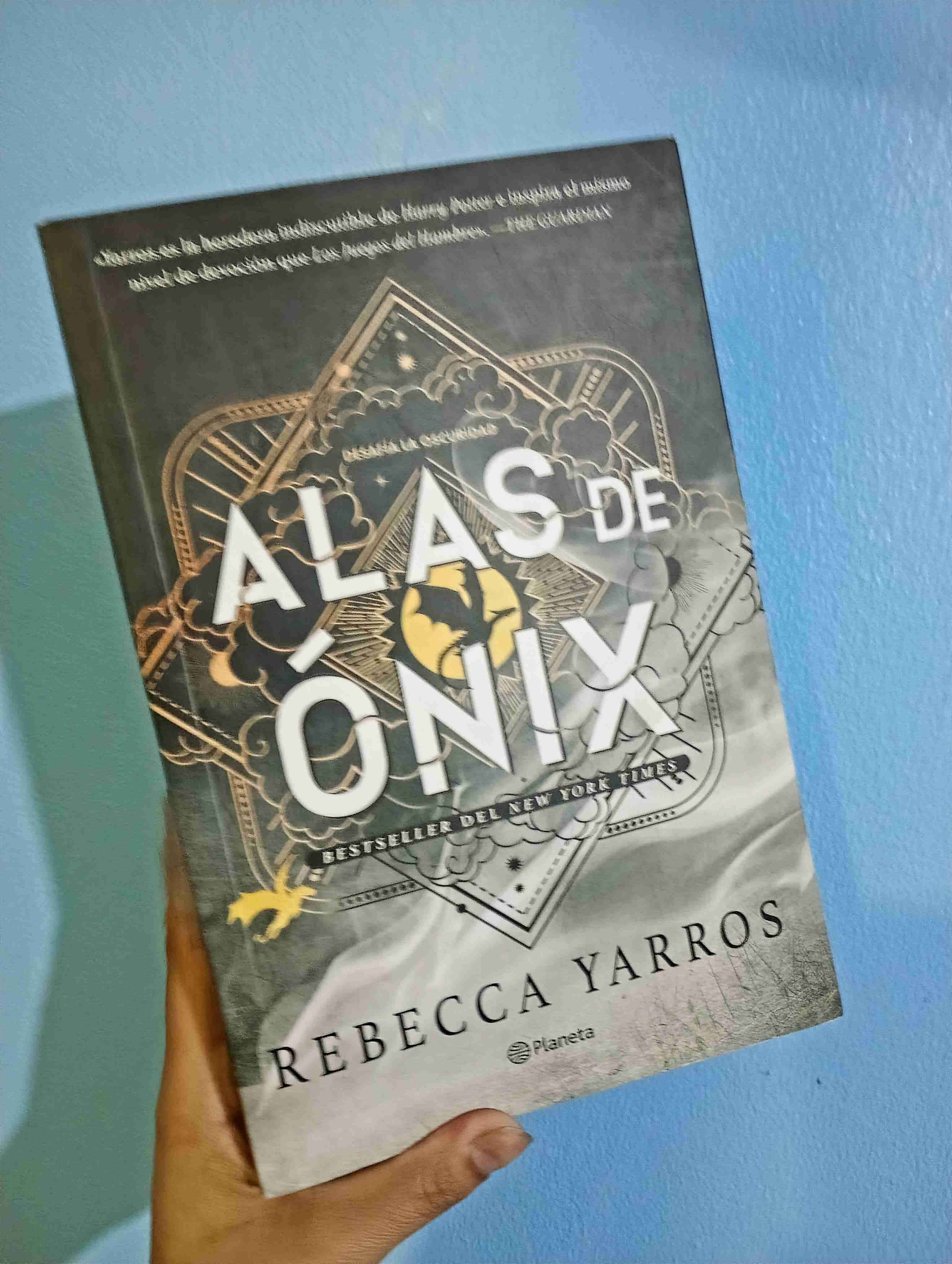 Libro 'Alas de Ónix' de Rebecca Yarros