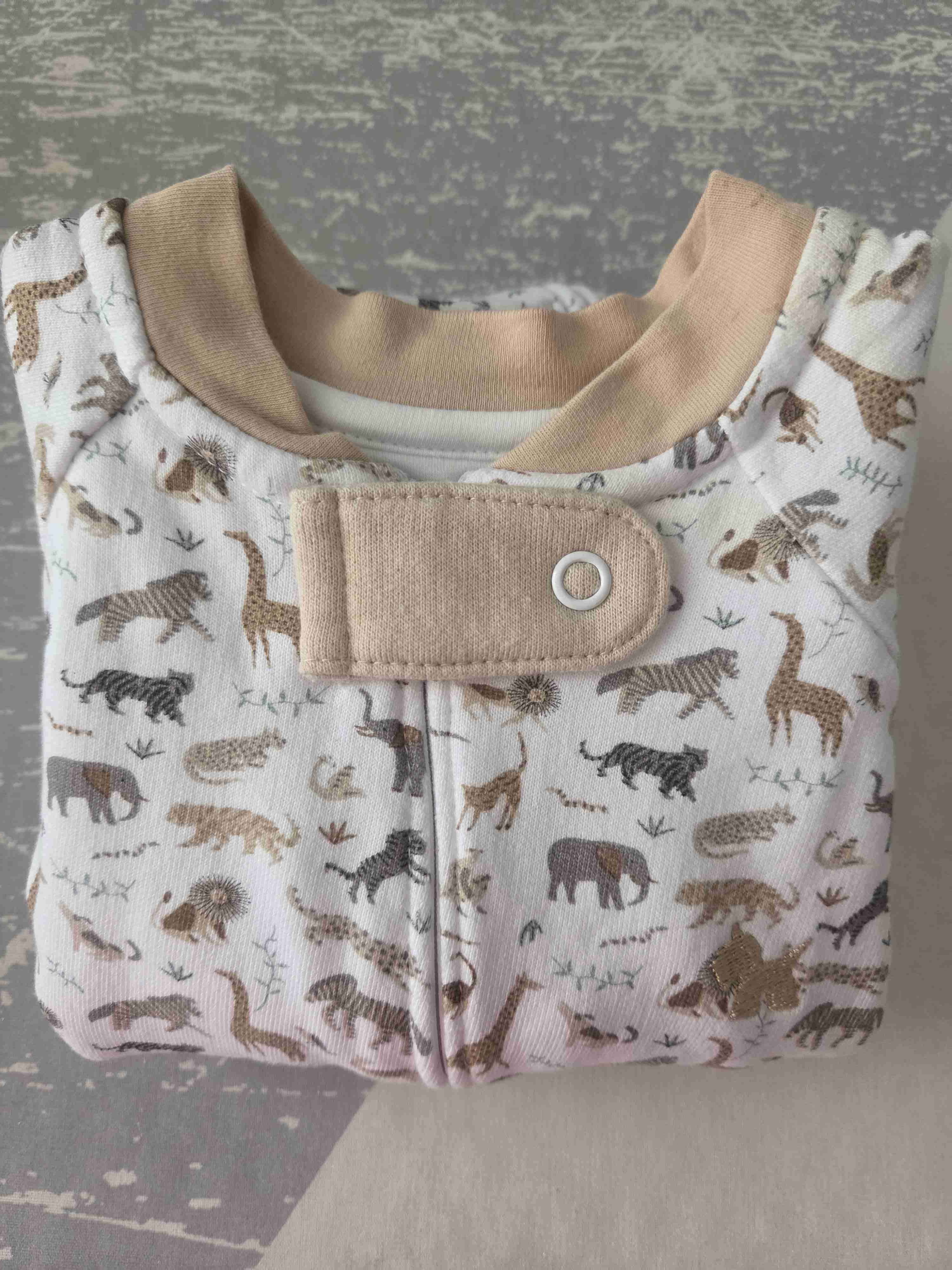 Enterito de bebé con estampado animal