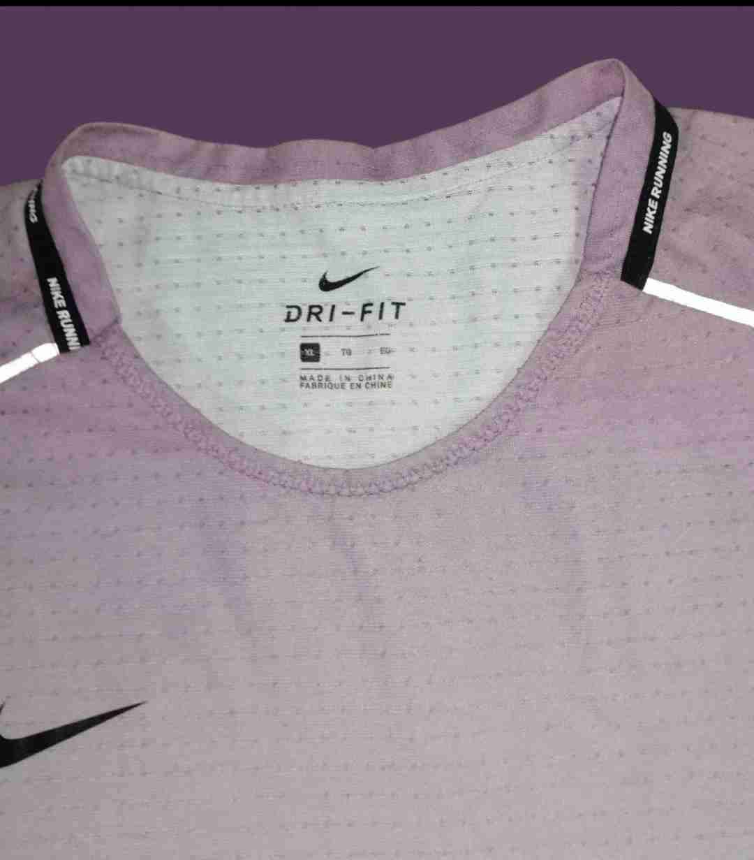 POLERA HOMBRE NIKE DRI-FIT - miniatura 3