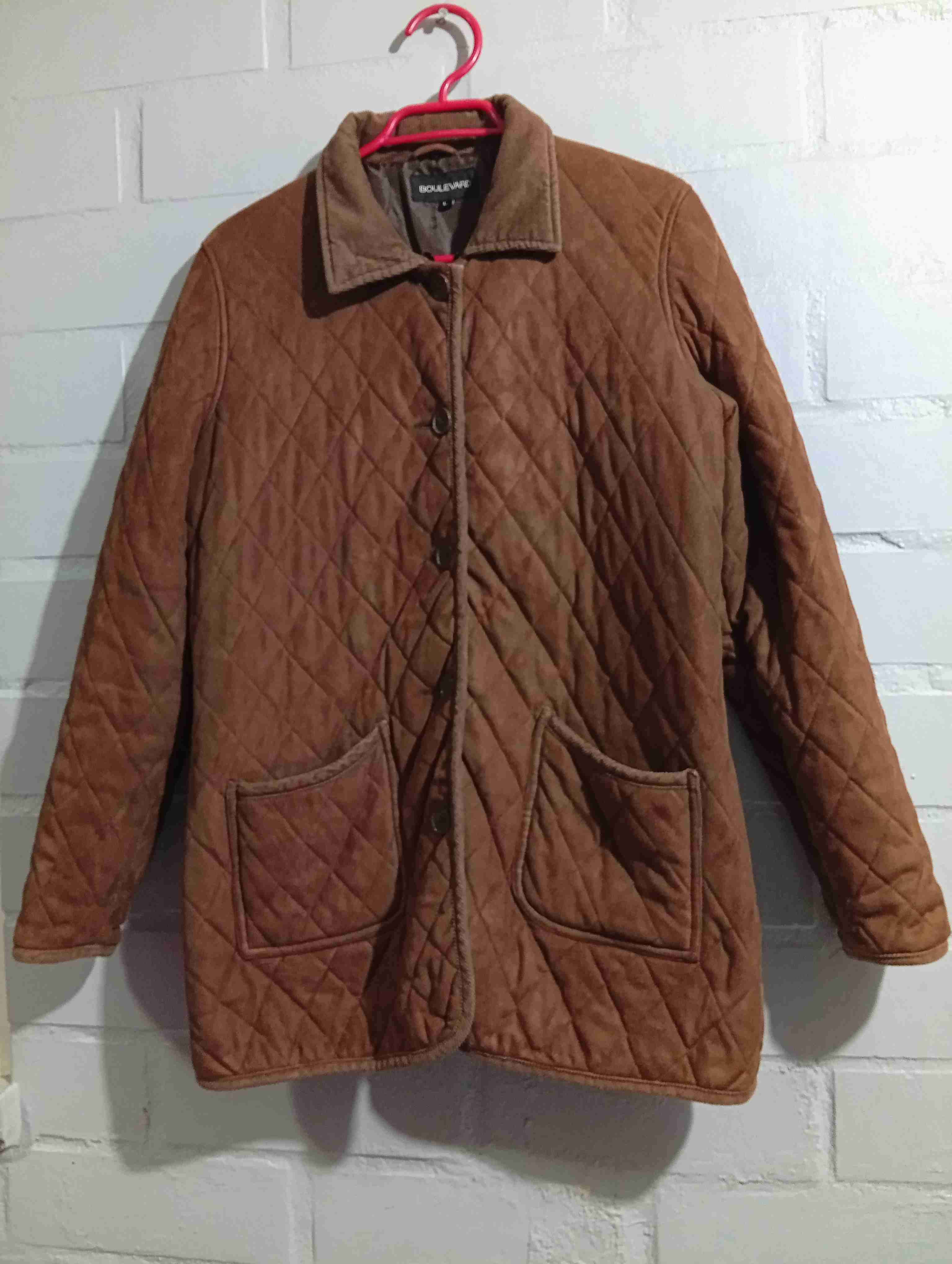 Chaqueta marrón con cuello de pelo - miniatura 3