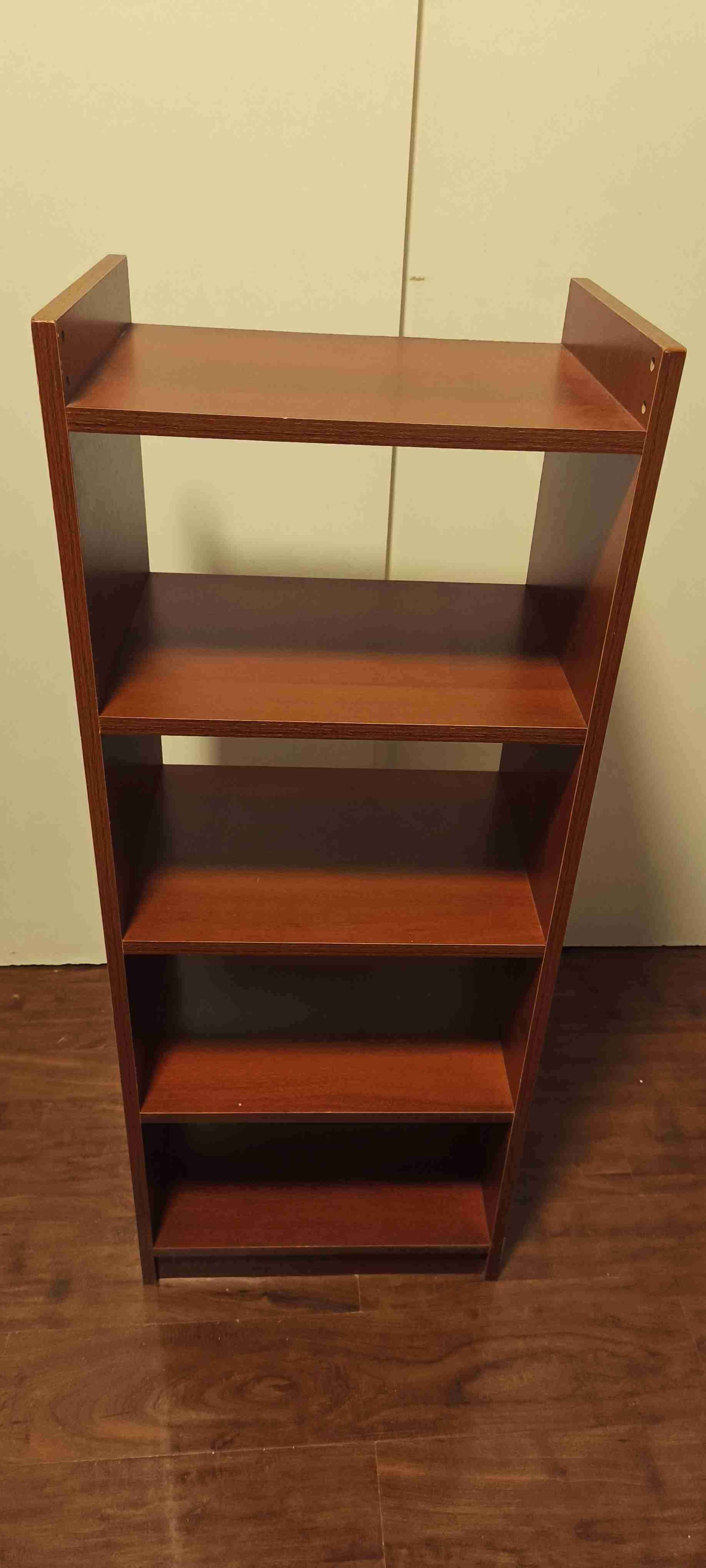 Escritorio con librero - miniatura 3