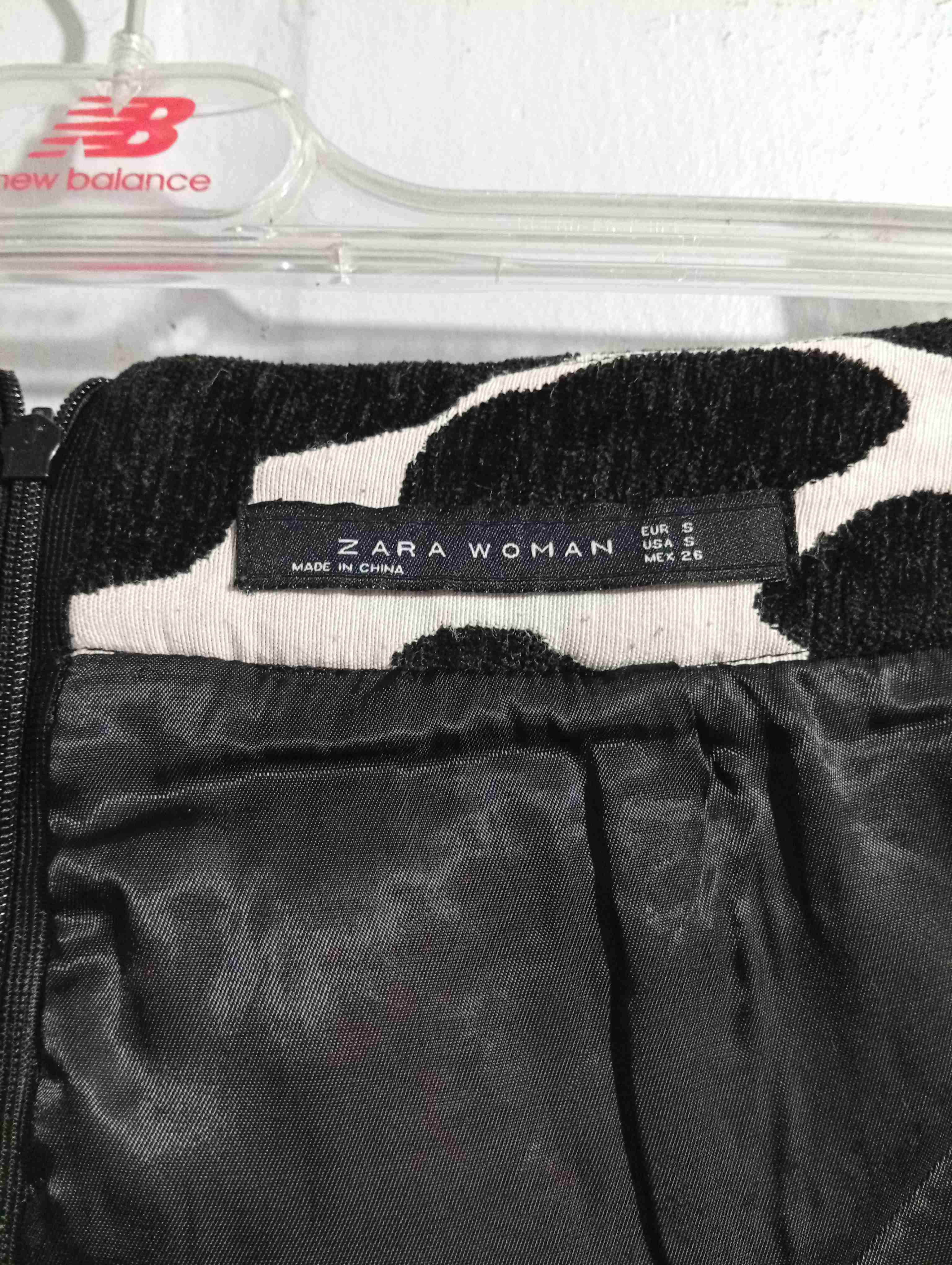 Falda Zara estampado animal talla S - miniatura 4