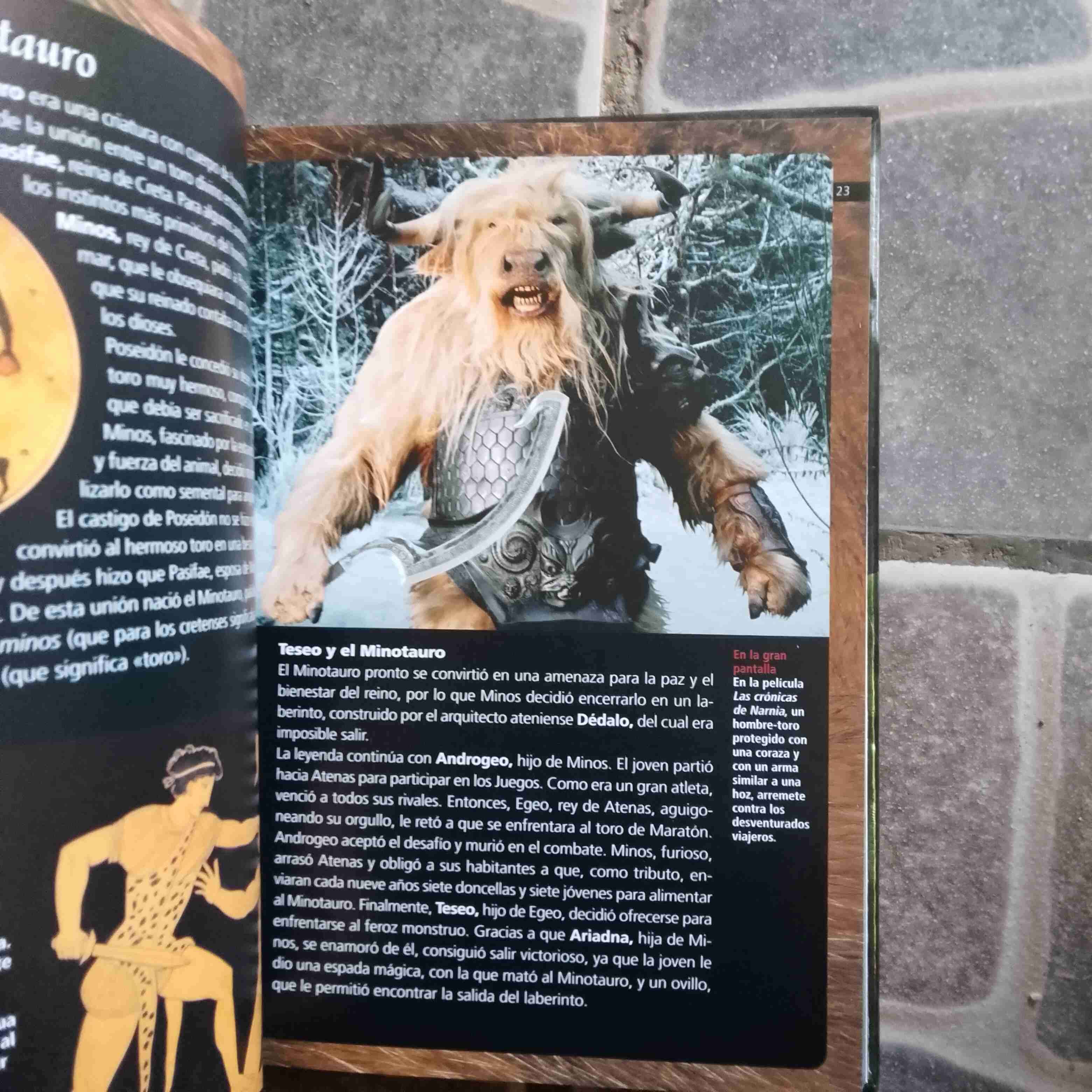 Libro Monstruos y Seres Fantásticos - miniatura 4