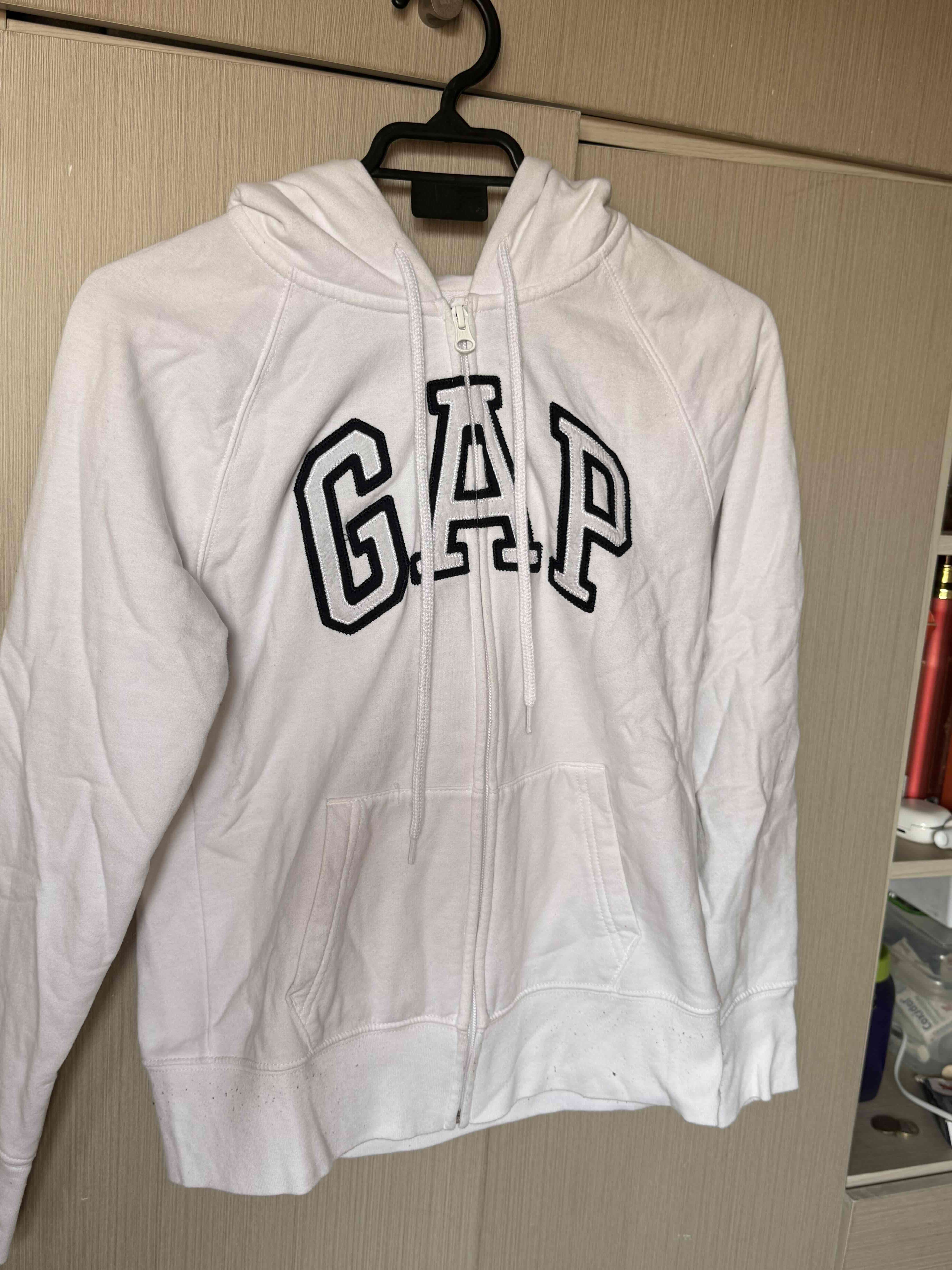 Polerón blanco GAP con capucha