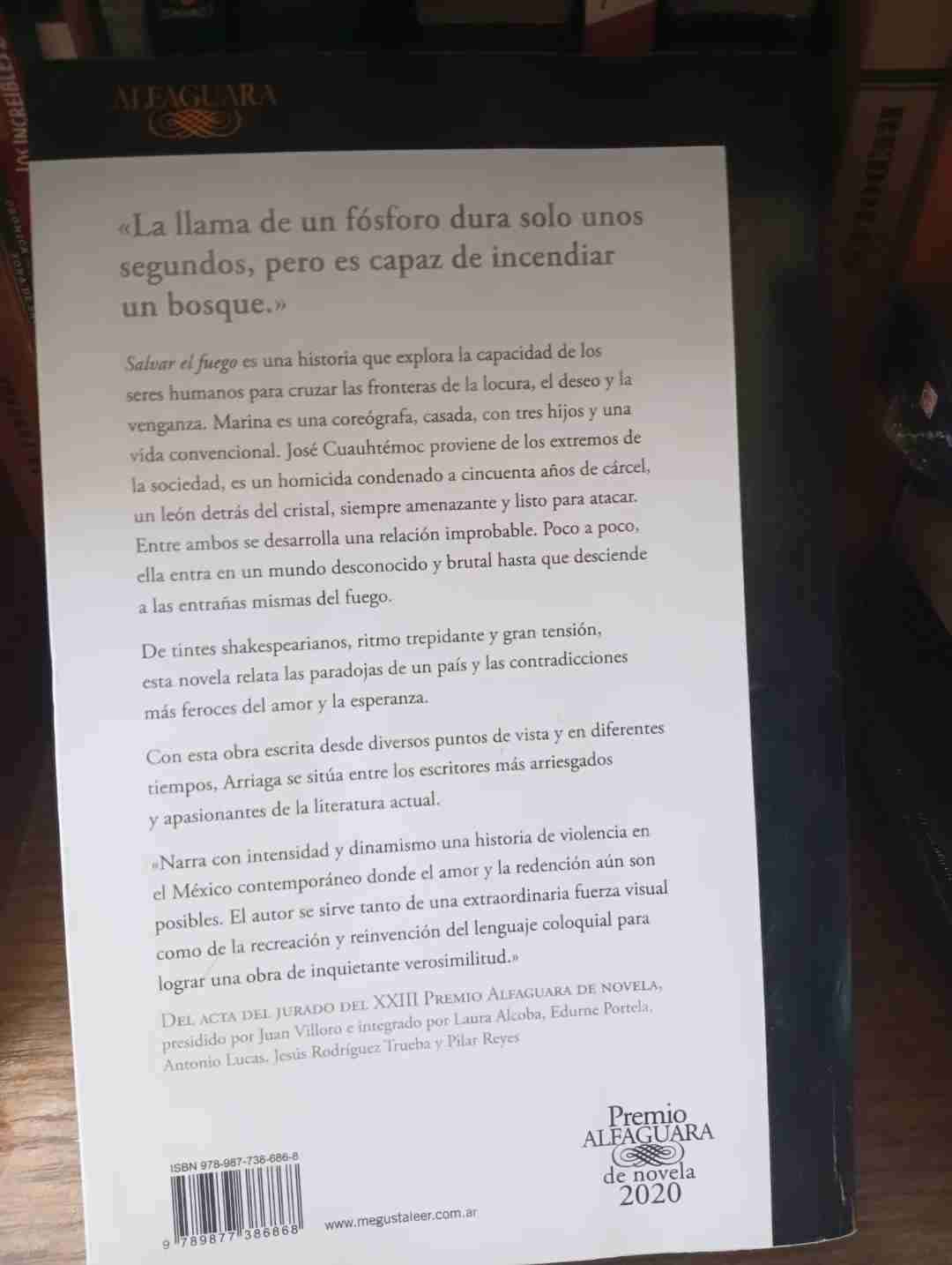 Salvar el fuego libro Guillermo Arriaga - miniatura 2