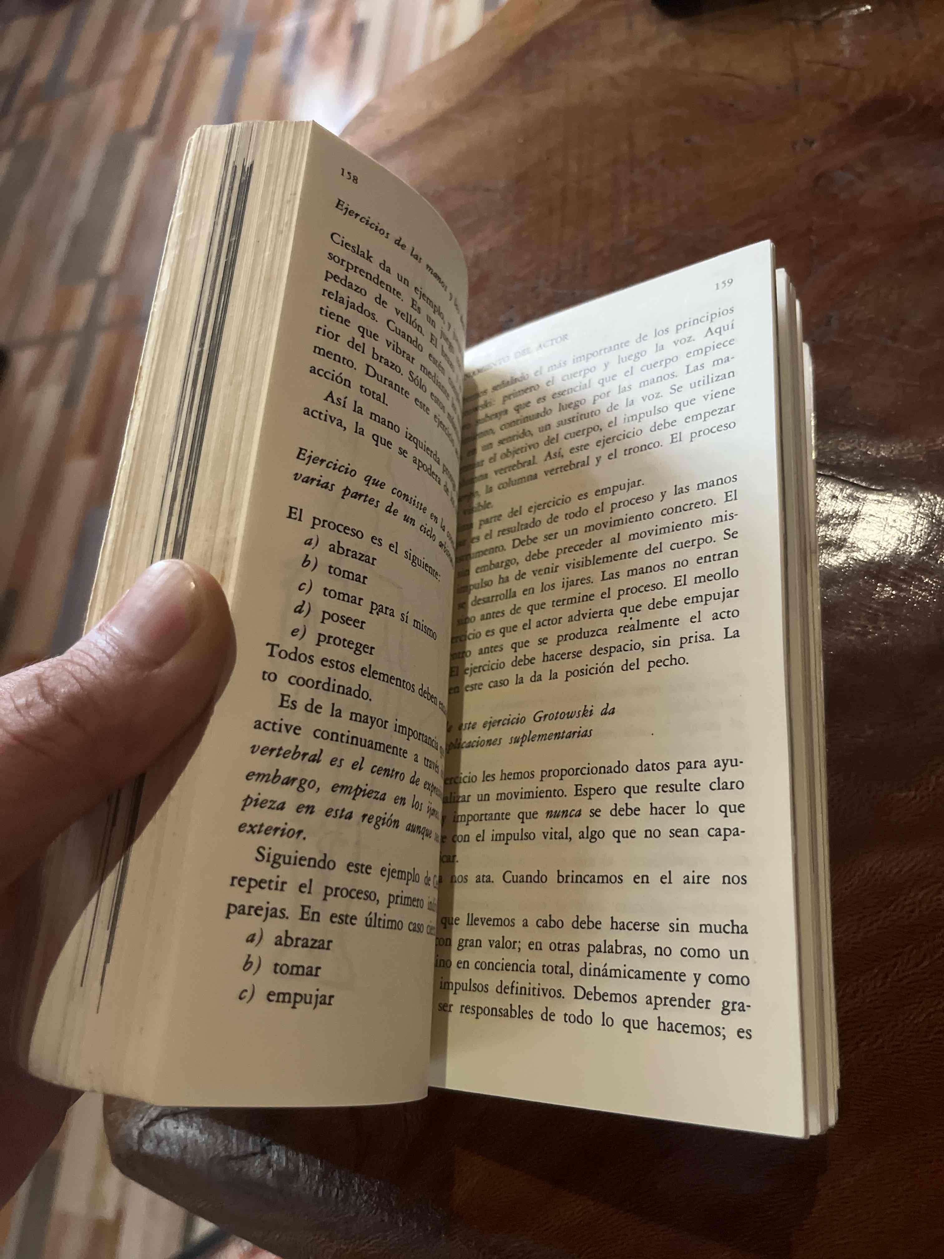 Libro Hacia un Teatro Pobre - miniatura 3