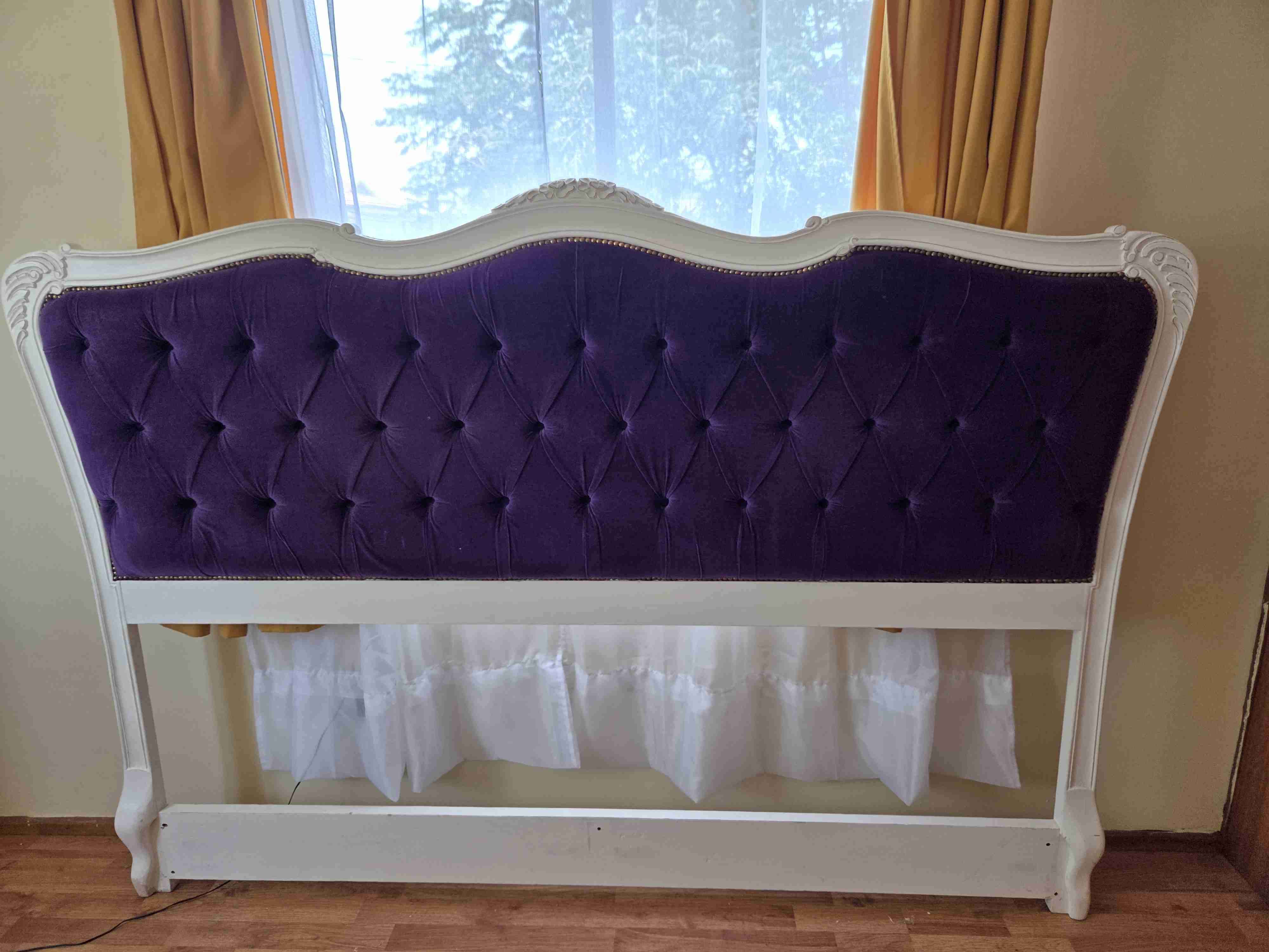 Respaldo de cama capitoné morado king - miniatura 2