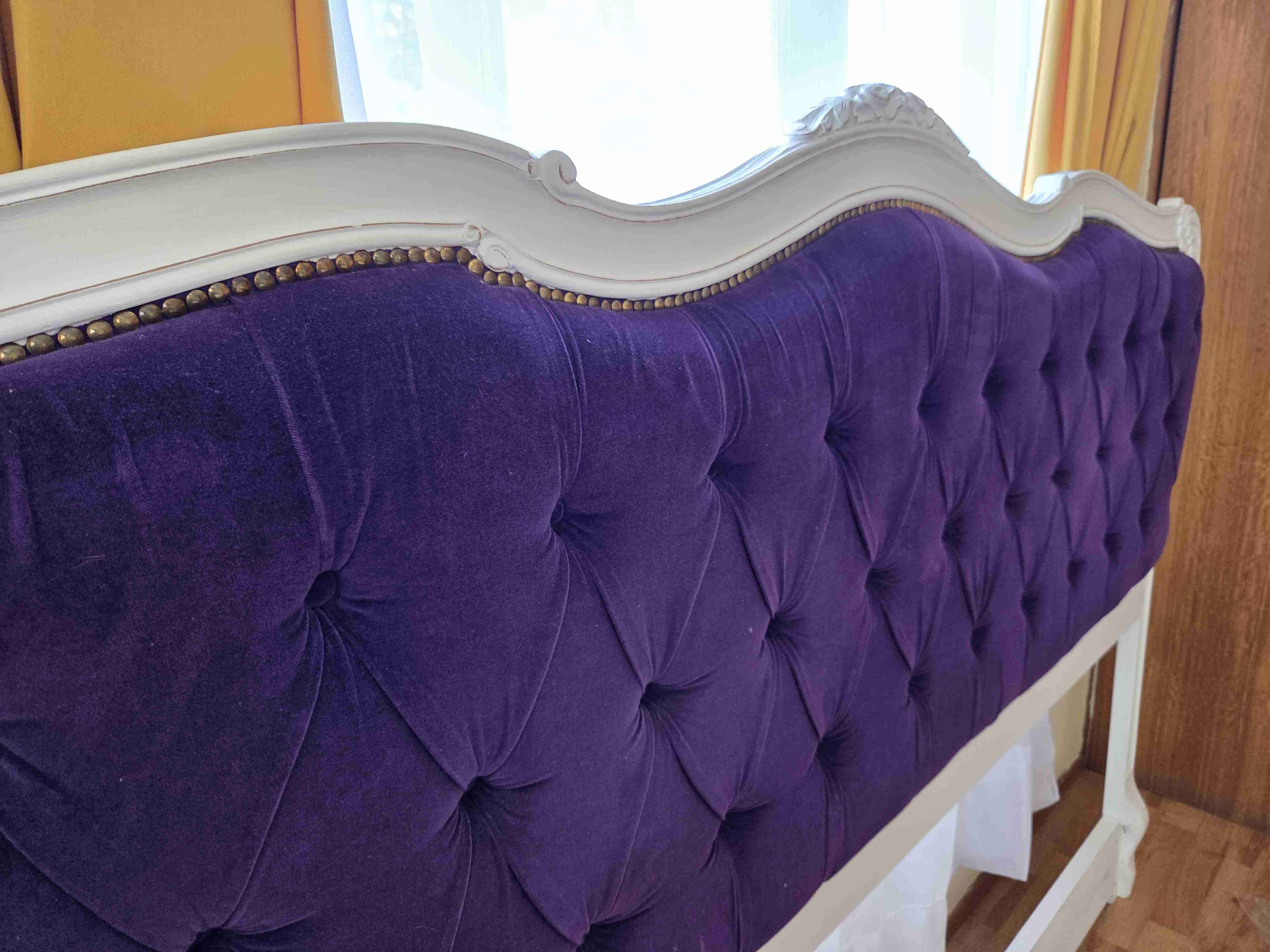 Respaldo de cama capitoné morado king - miniatura 3