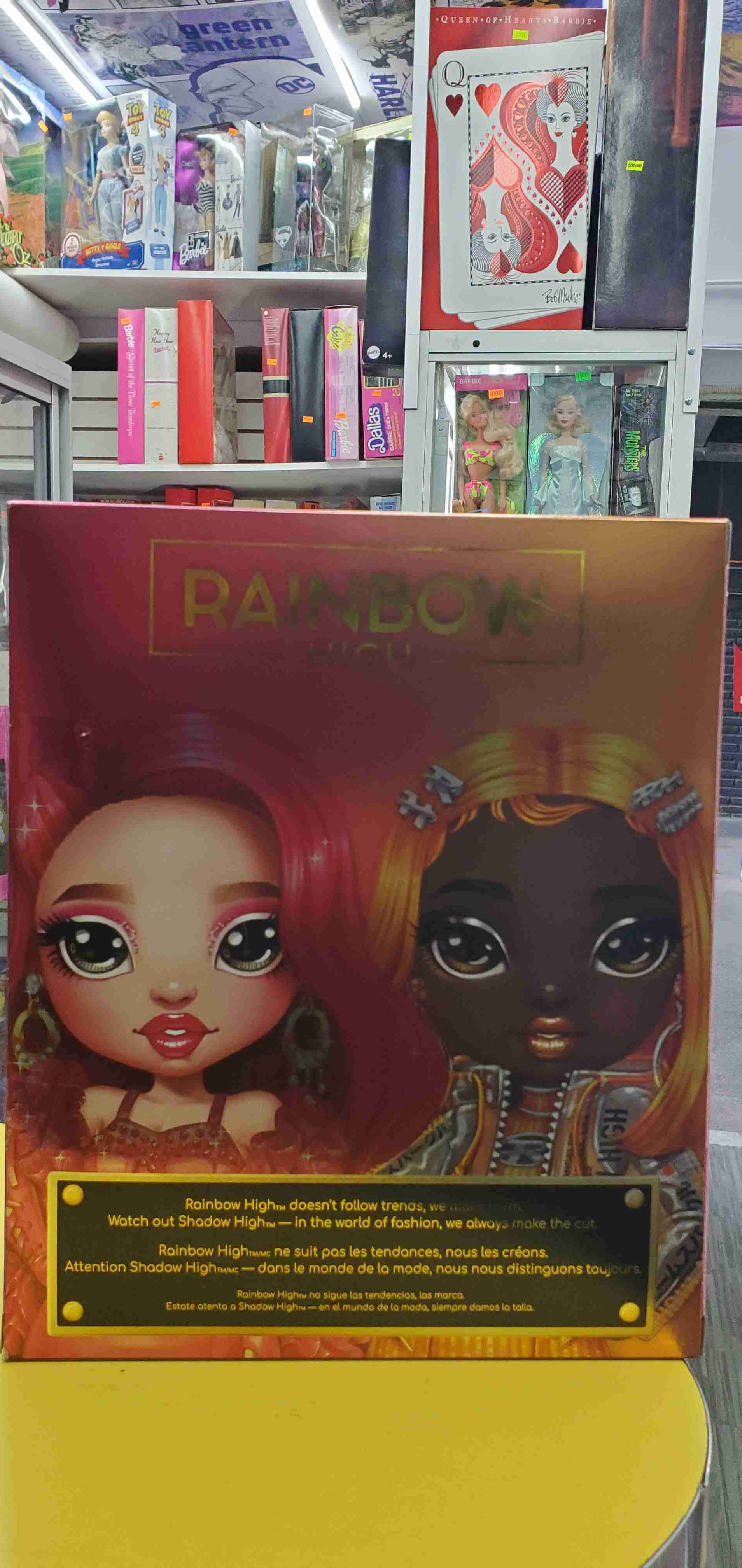 2022  Rainbow High Michelle St. Charles - miniatura 4