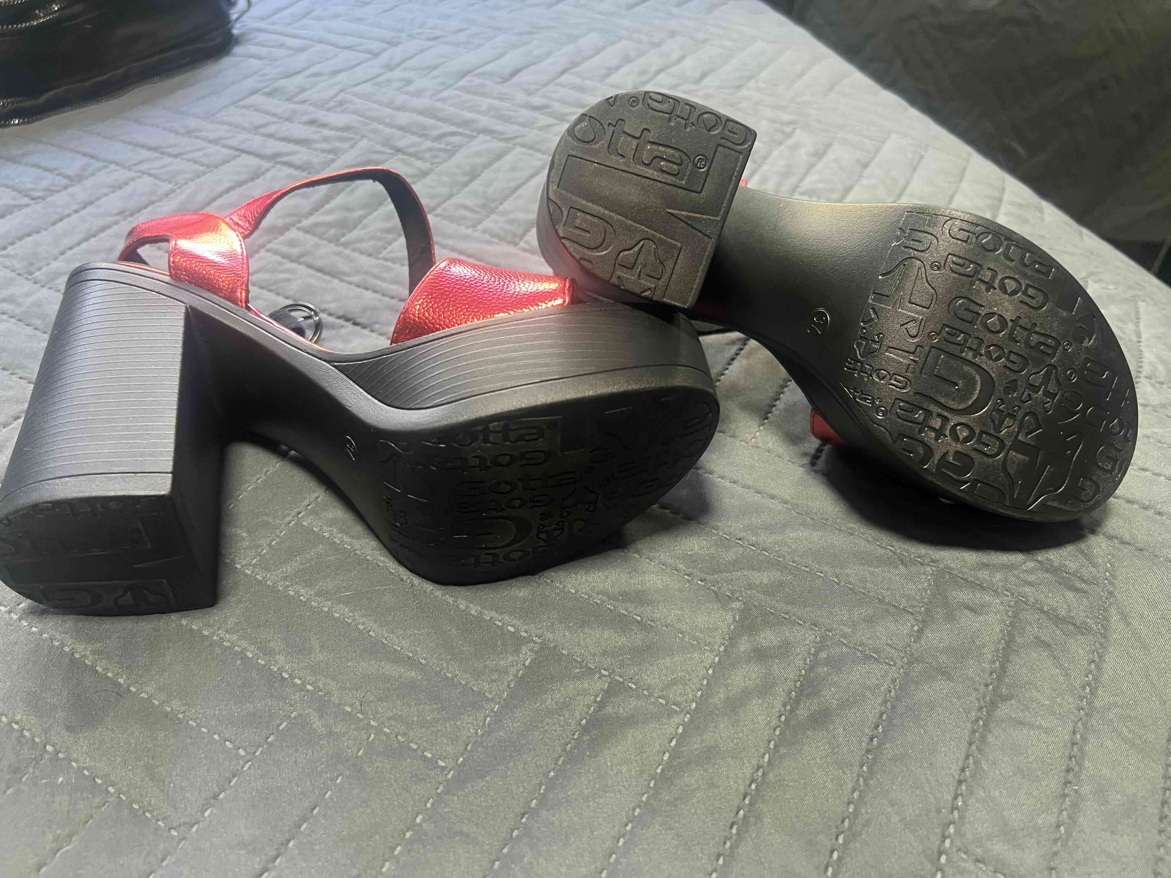 Sandalias rojas con plataforma. Gotta 37 - miniatura 3