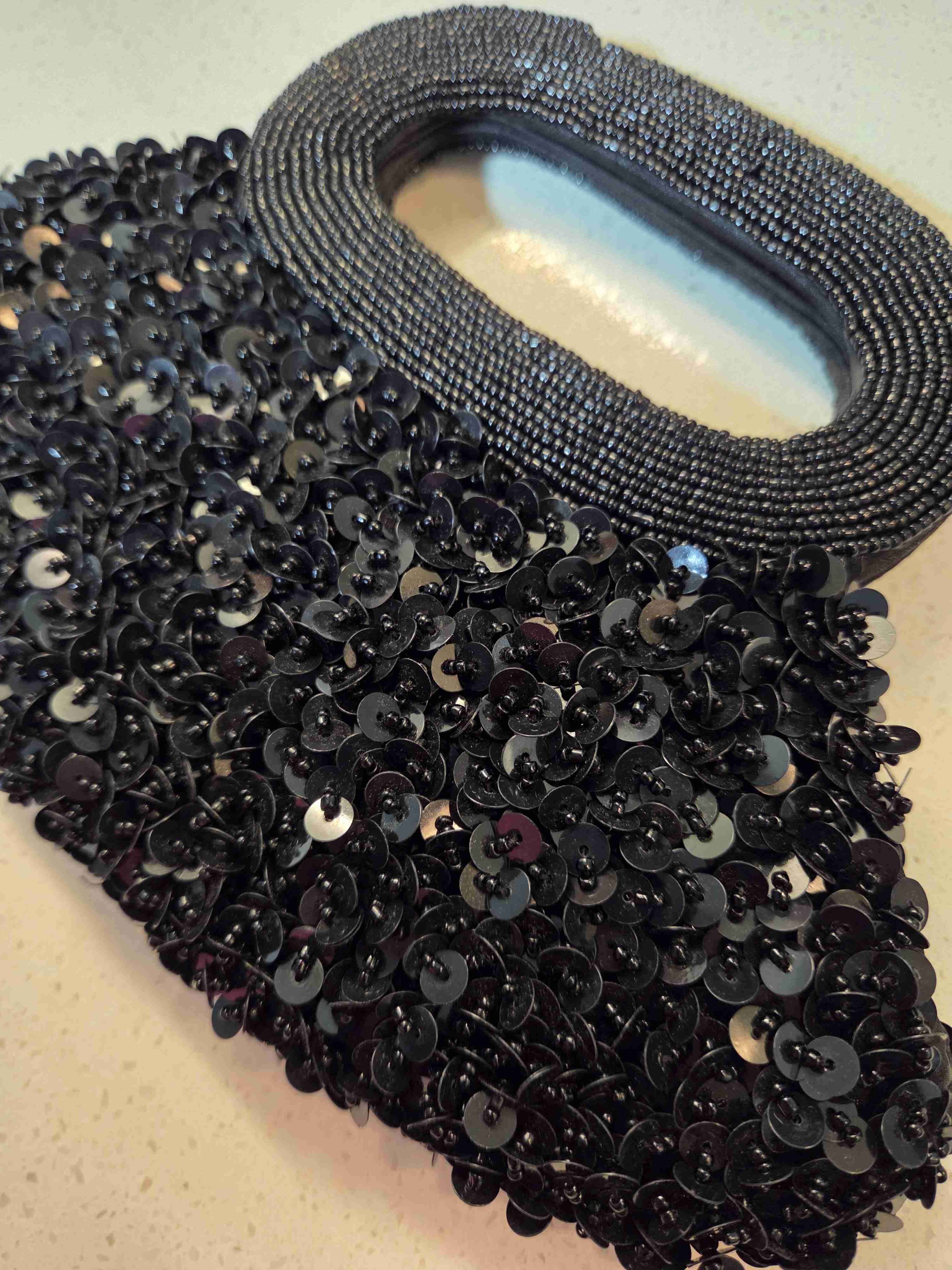 Cartera negra con lentejuelas - miniatura 2