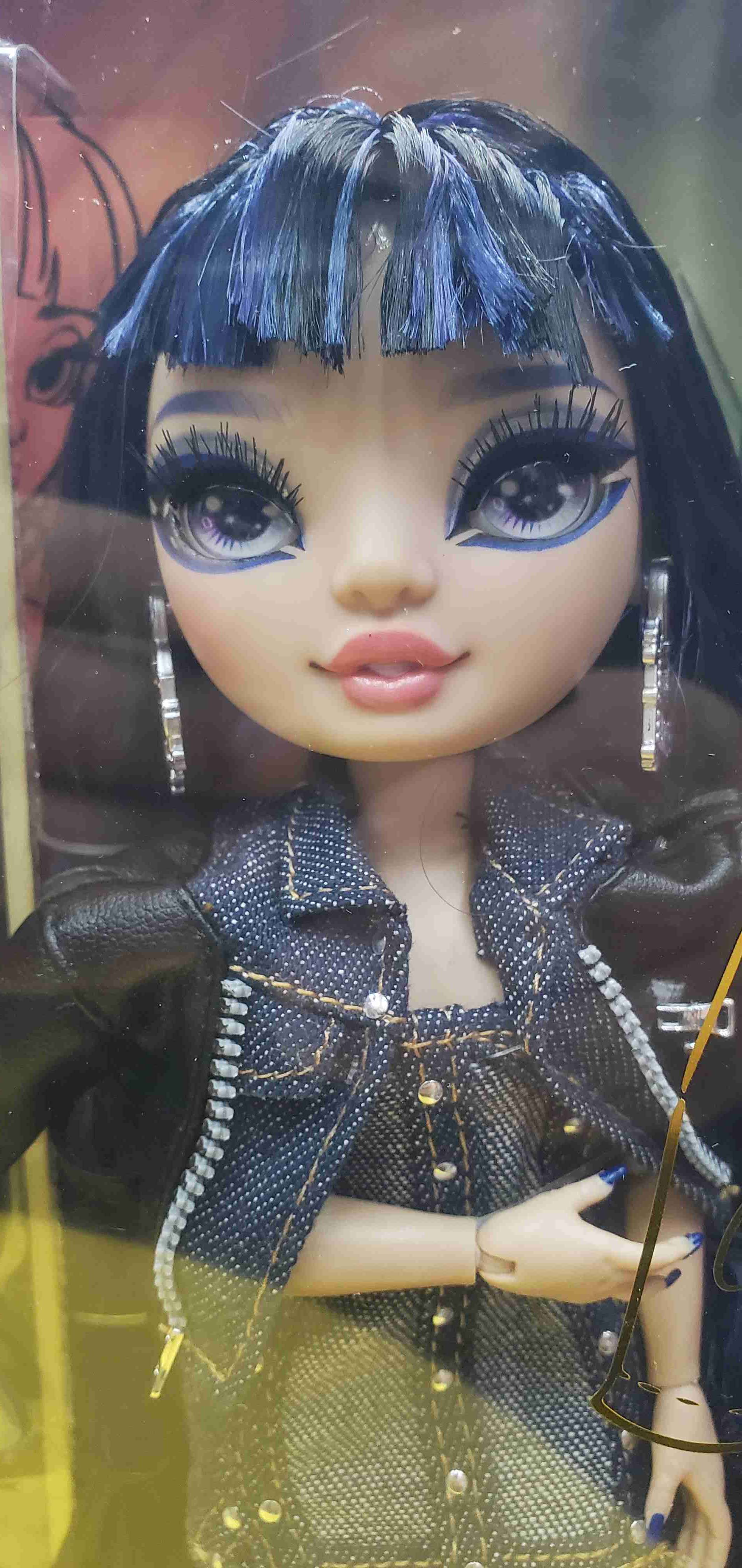 2022 Muñeca Rainbow High Kim Nguyen - miniatura 3