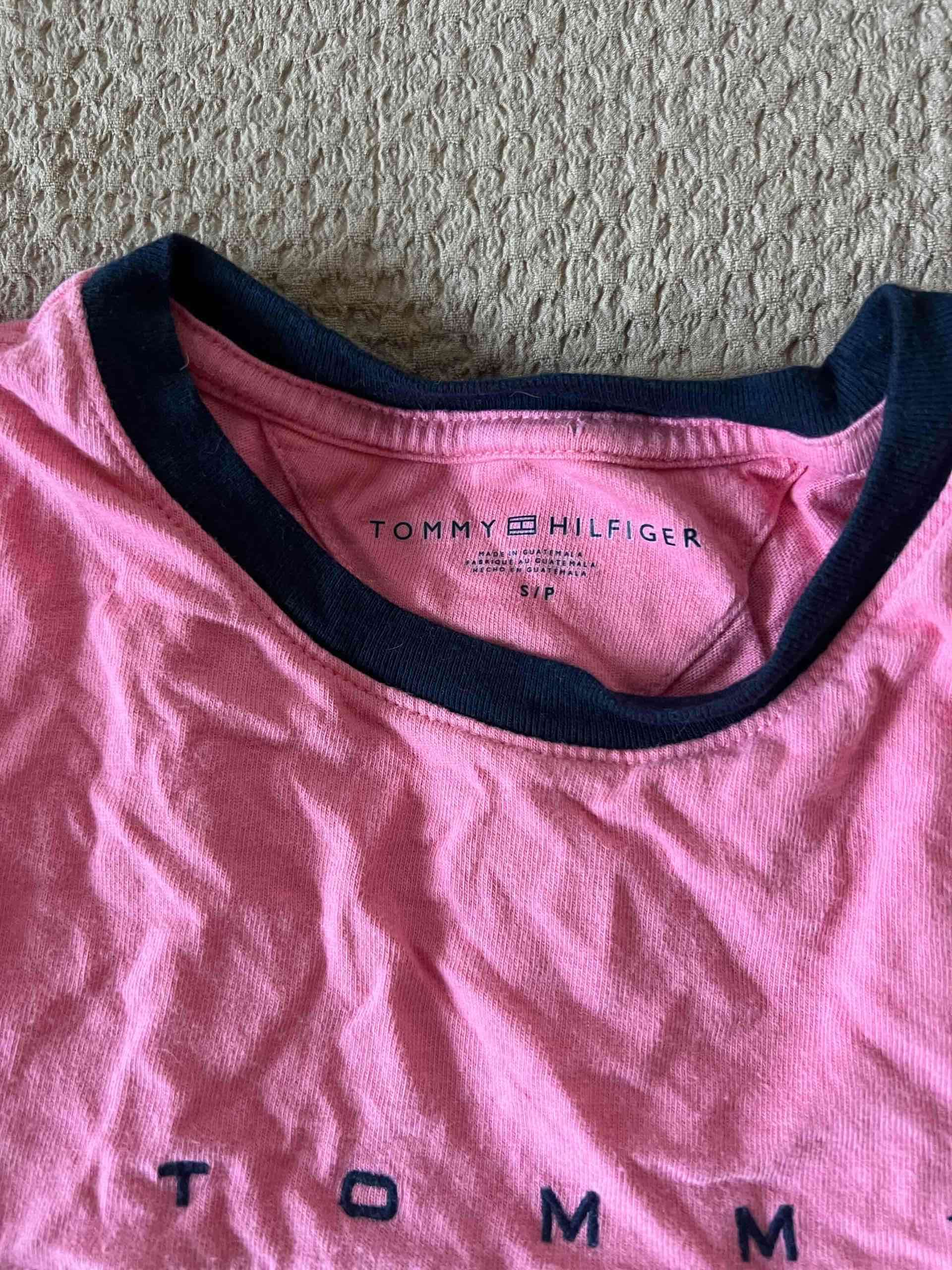 Polera rosa Tommy Hilfiger