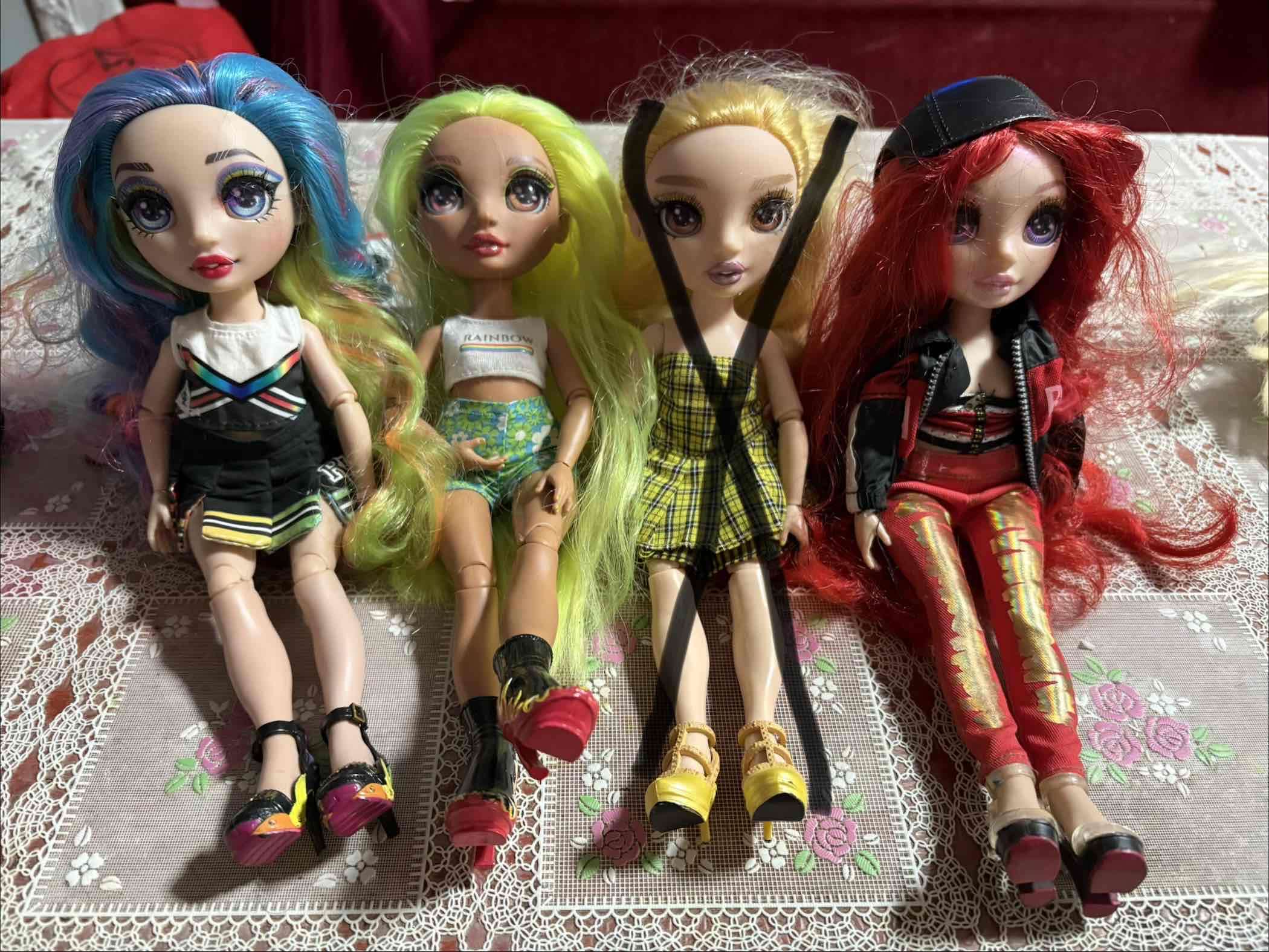 Muñeca arcoíris con cabello colorido - miniatura 4