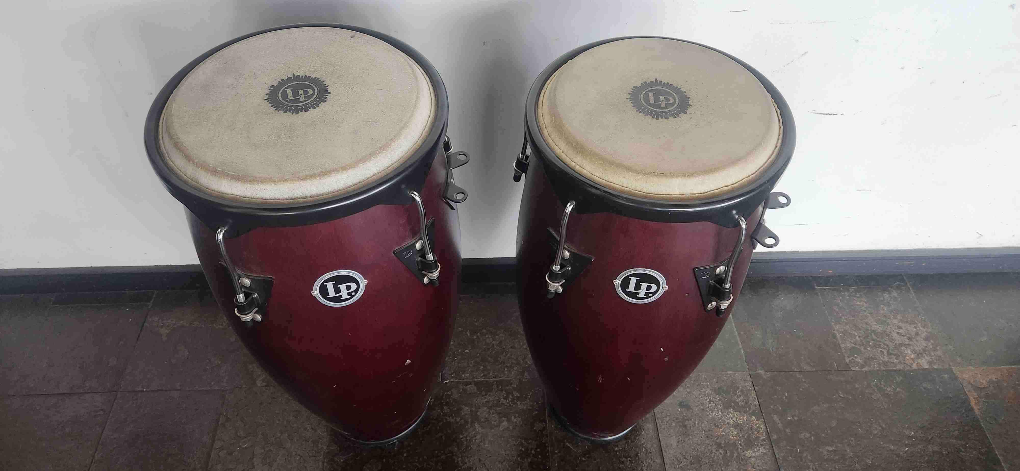 Congas LP rojas en buen estado