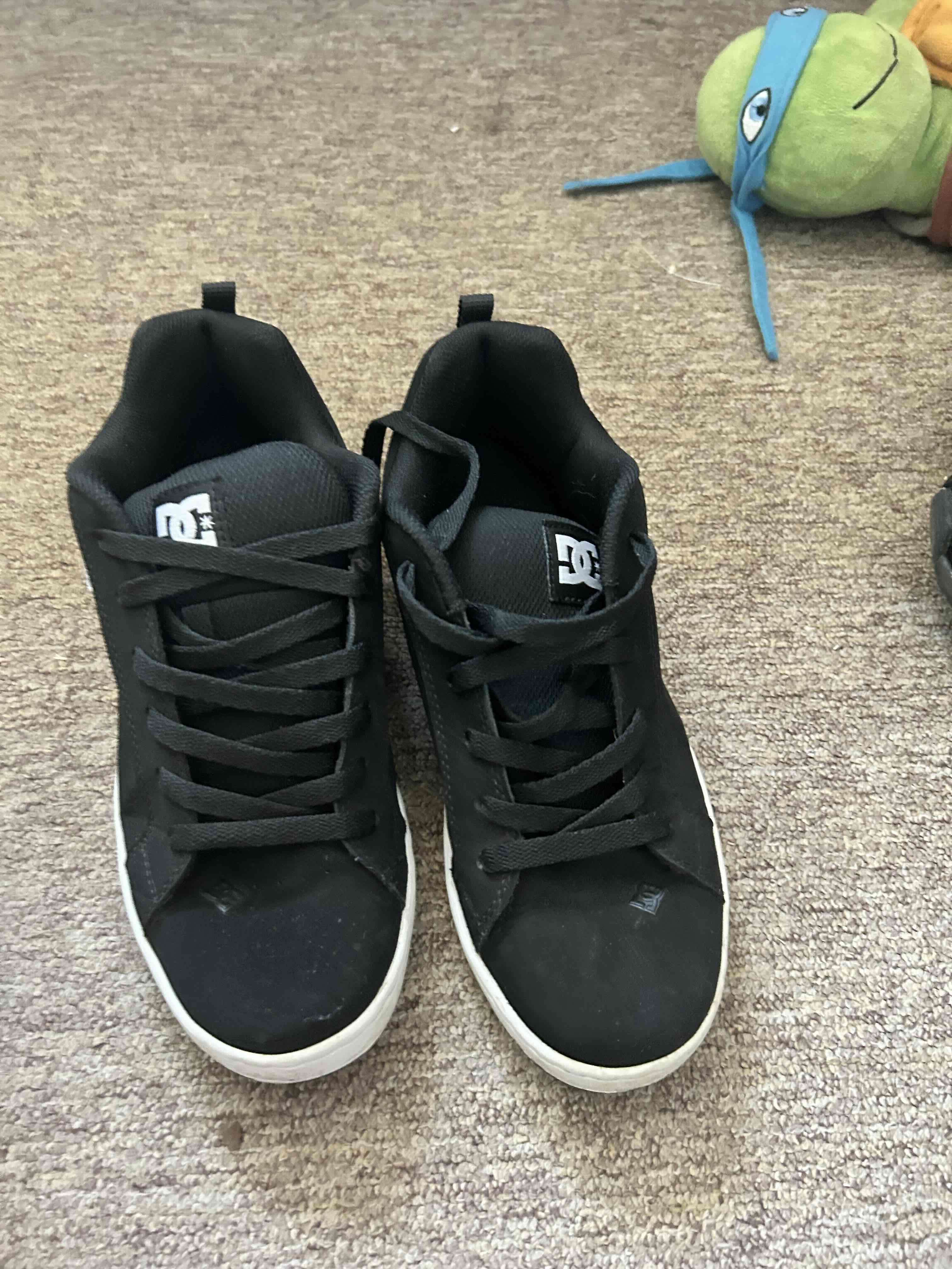 Tengo todos estos objetos los zapatos 20 cada uno - miniatura 6