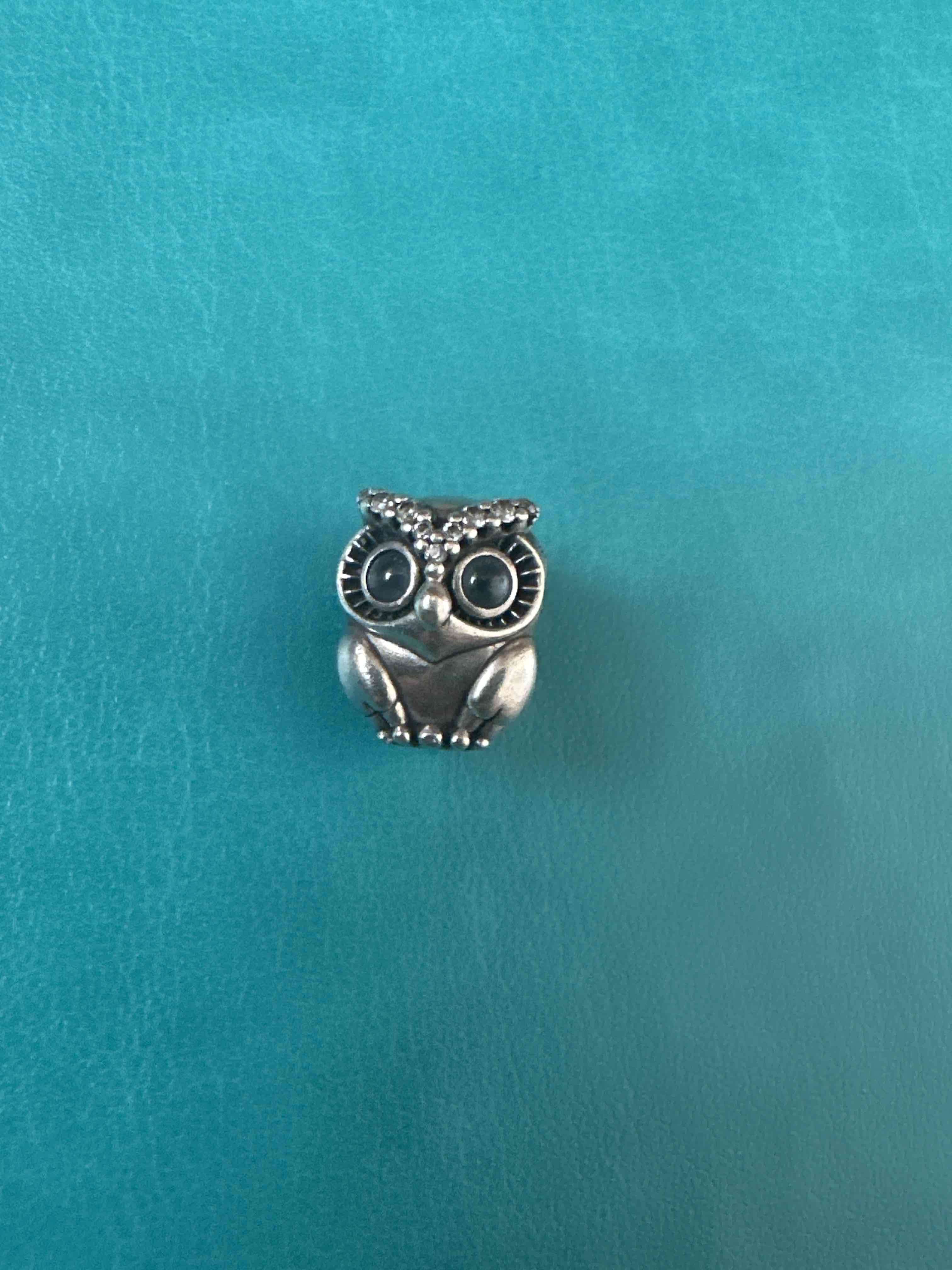 Charm Pulsera Pandora  de búho plateado