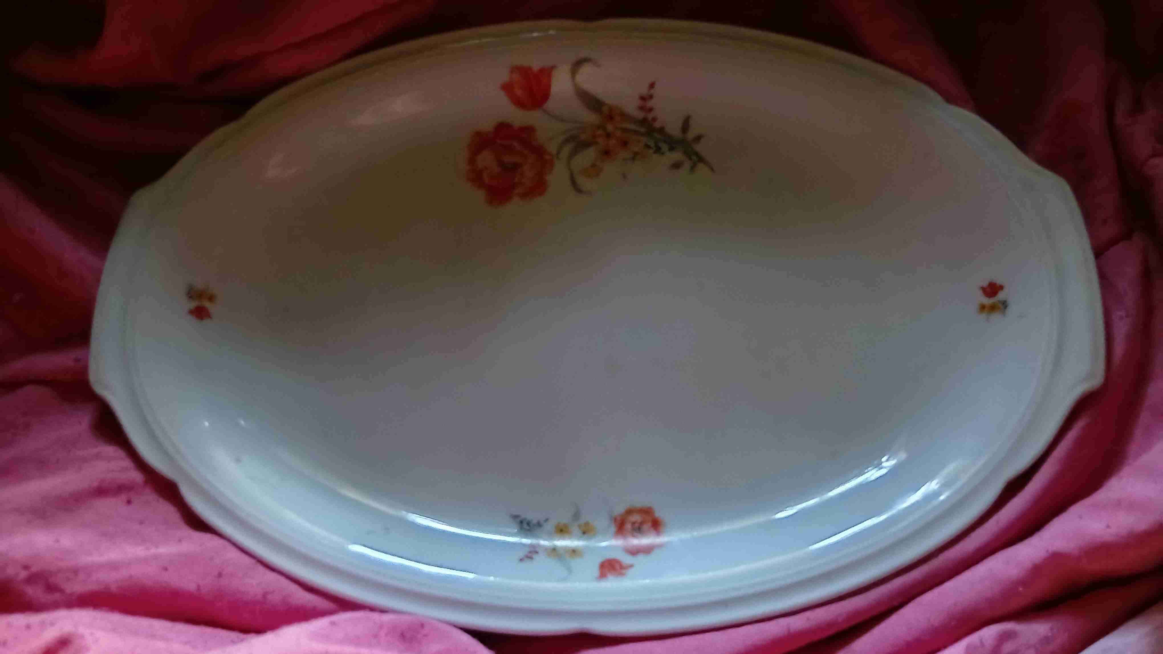 Fuente Bavaria grande,ovalada con flores