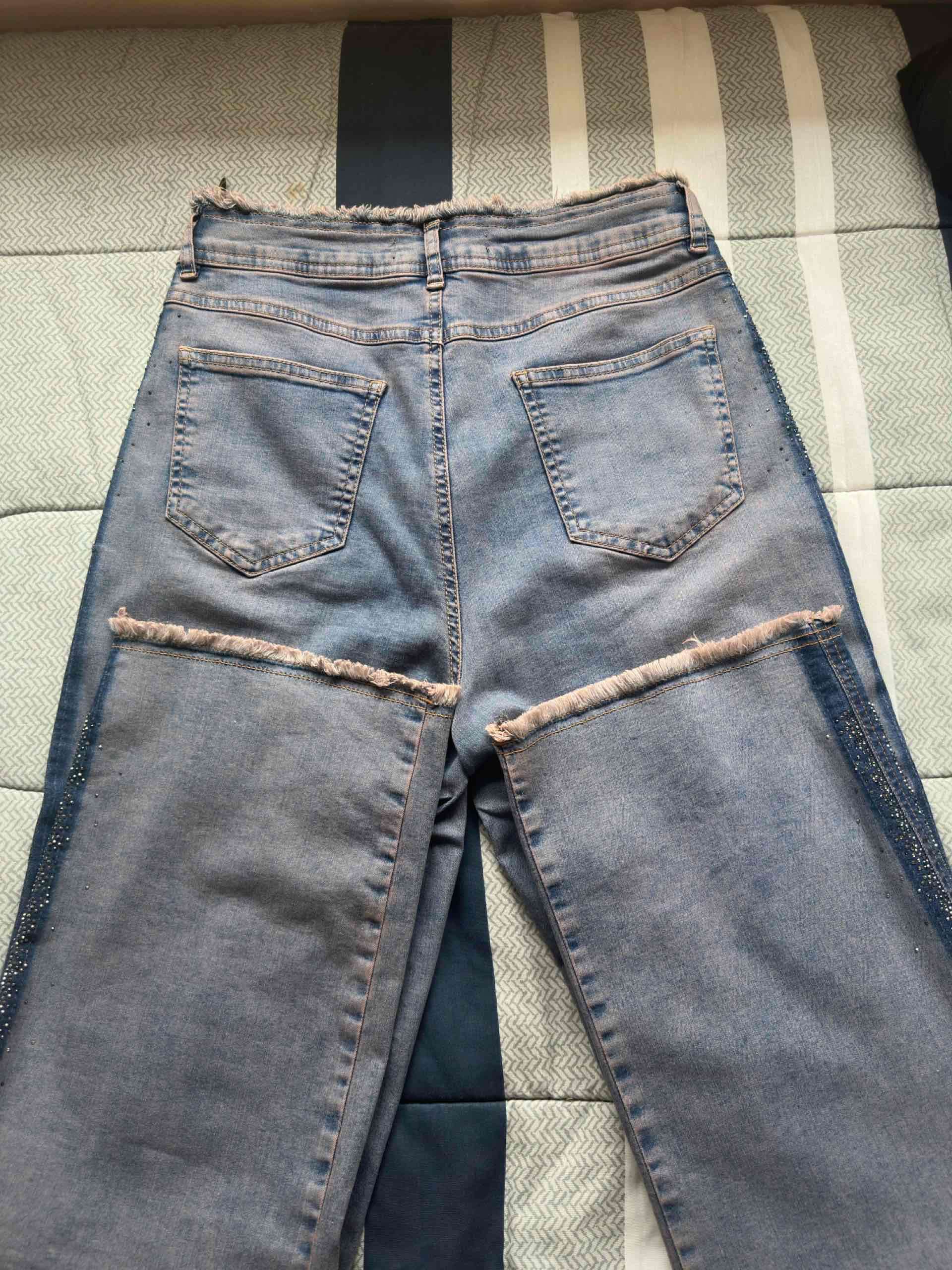 Jeans marca Carmito de mujer con detalle brillante - miniatura 4