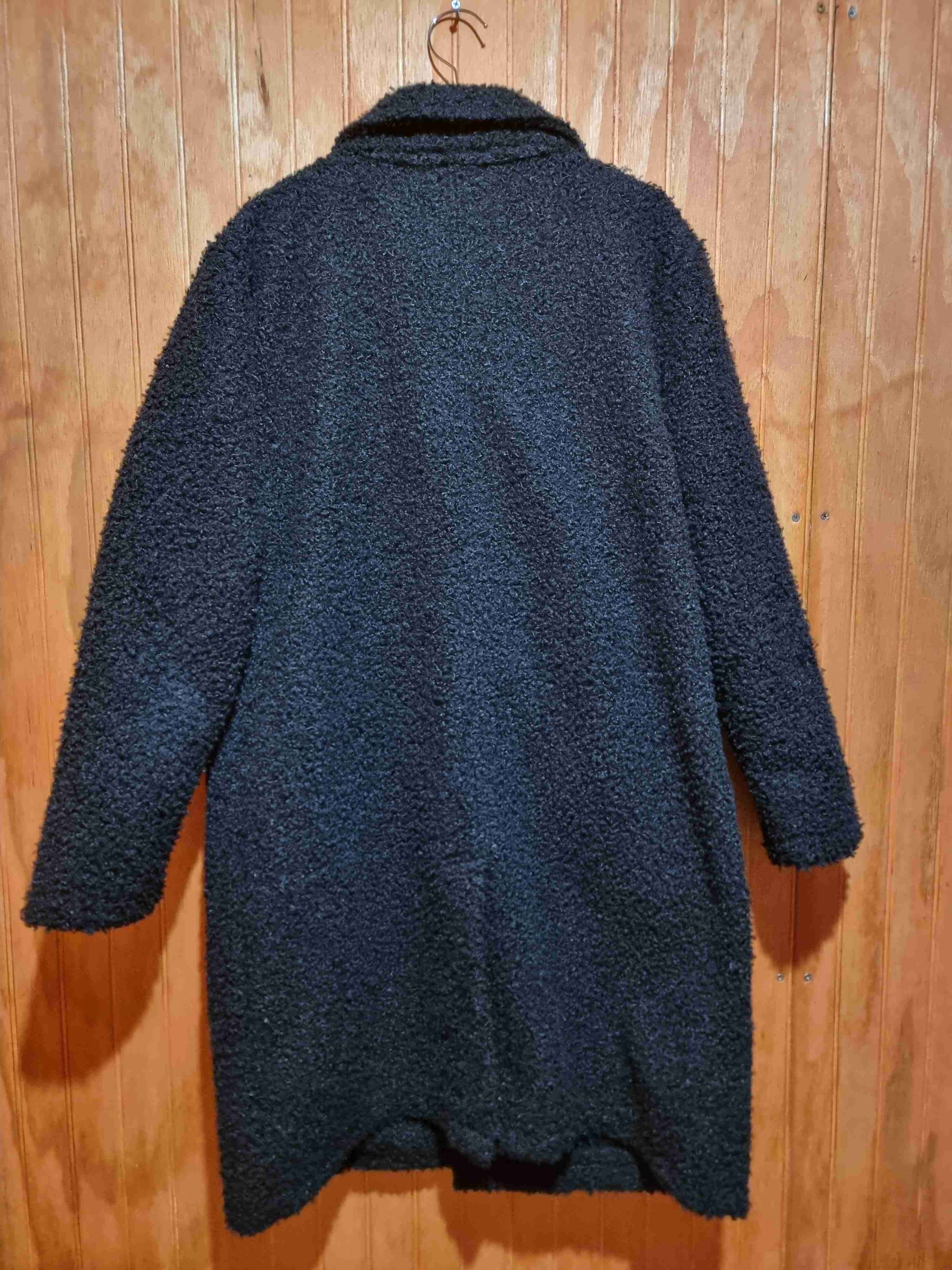 Abrigo negro sherpa sintético - miniatura 2