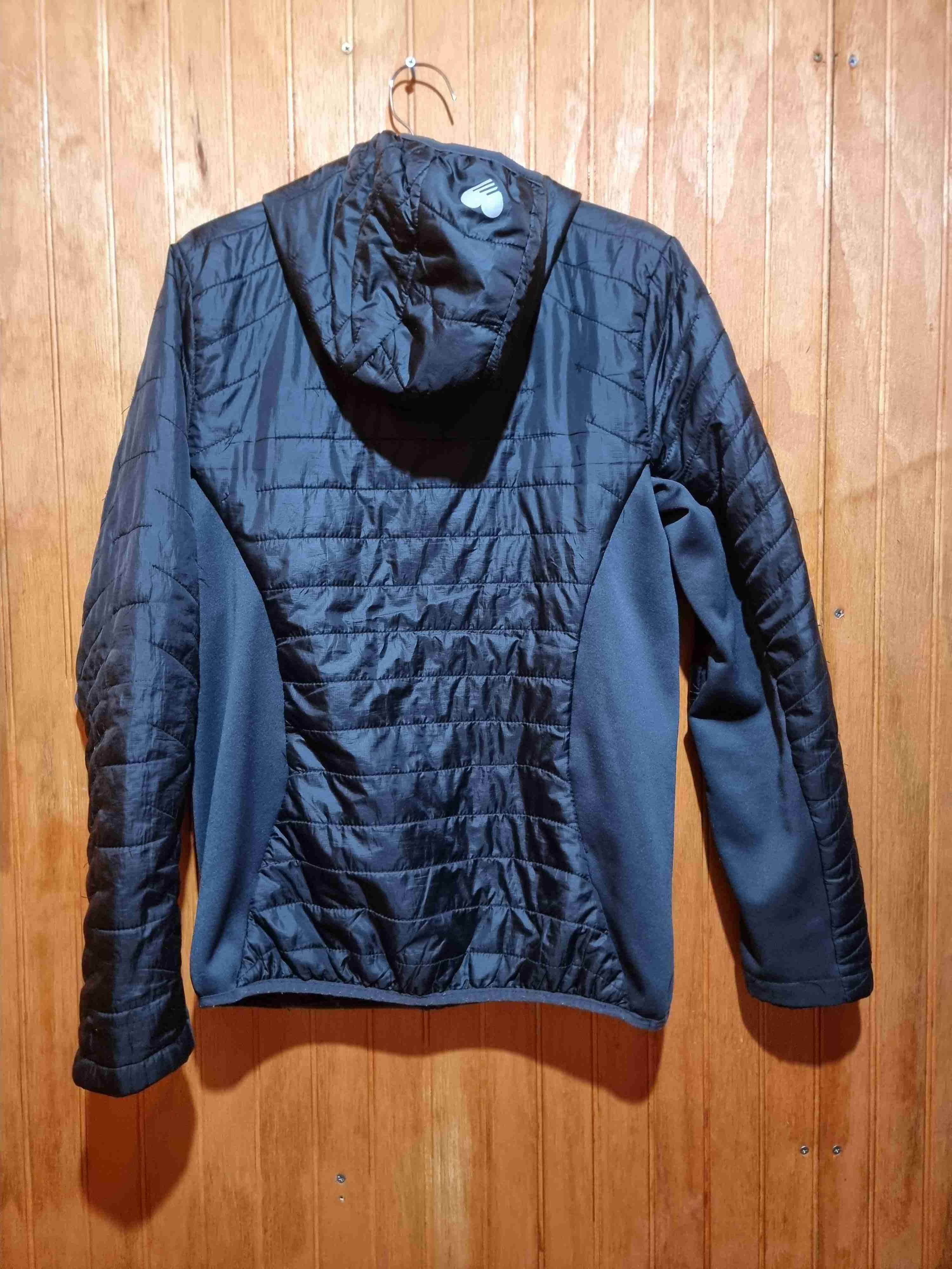 Casaca negra con capucha - miniatura 2