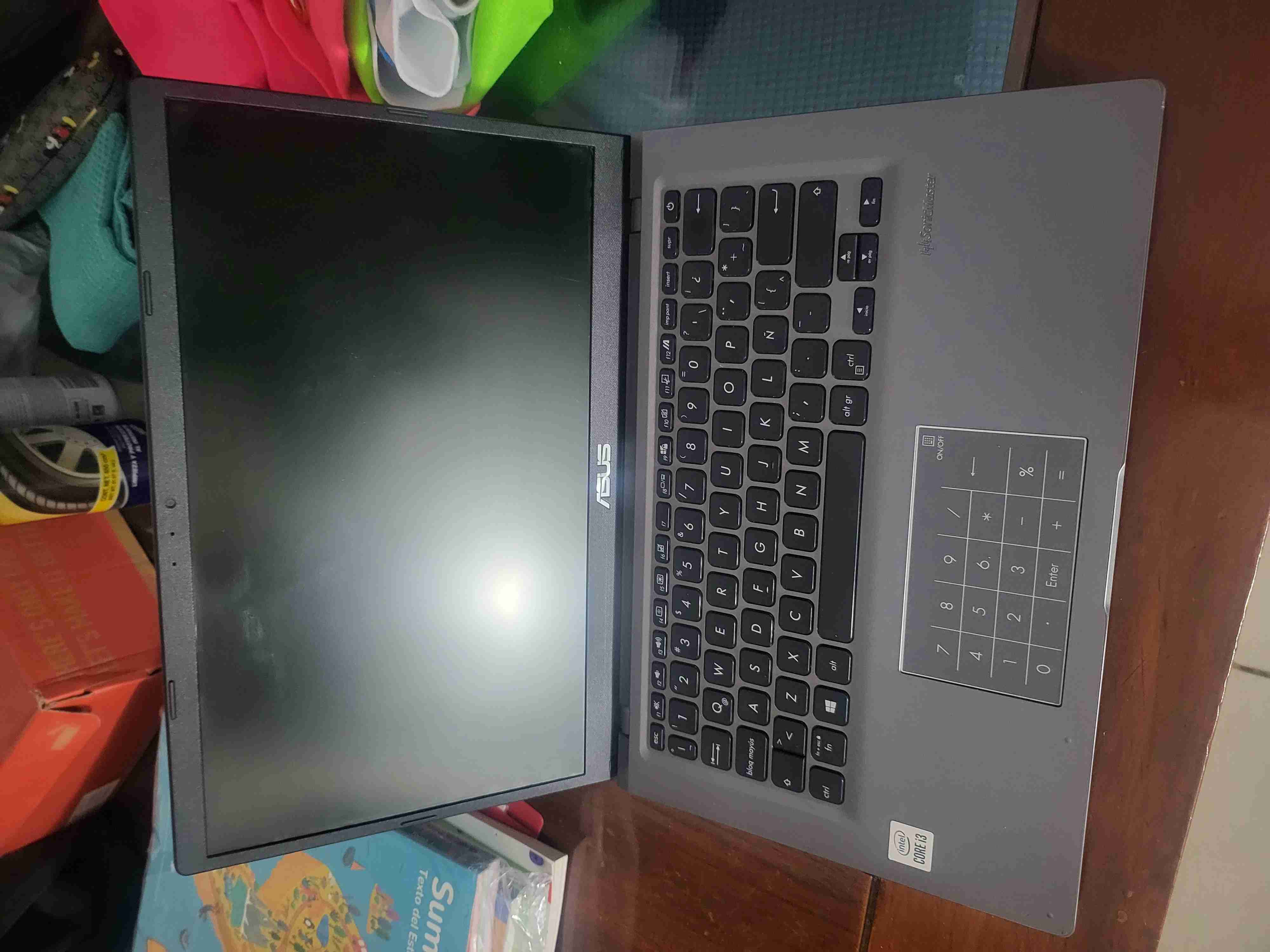 Laptop ASUS Core i3 en buen estado - miniatura 4