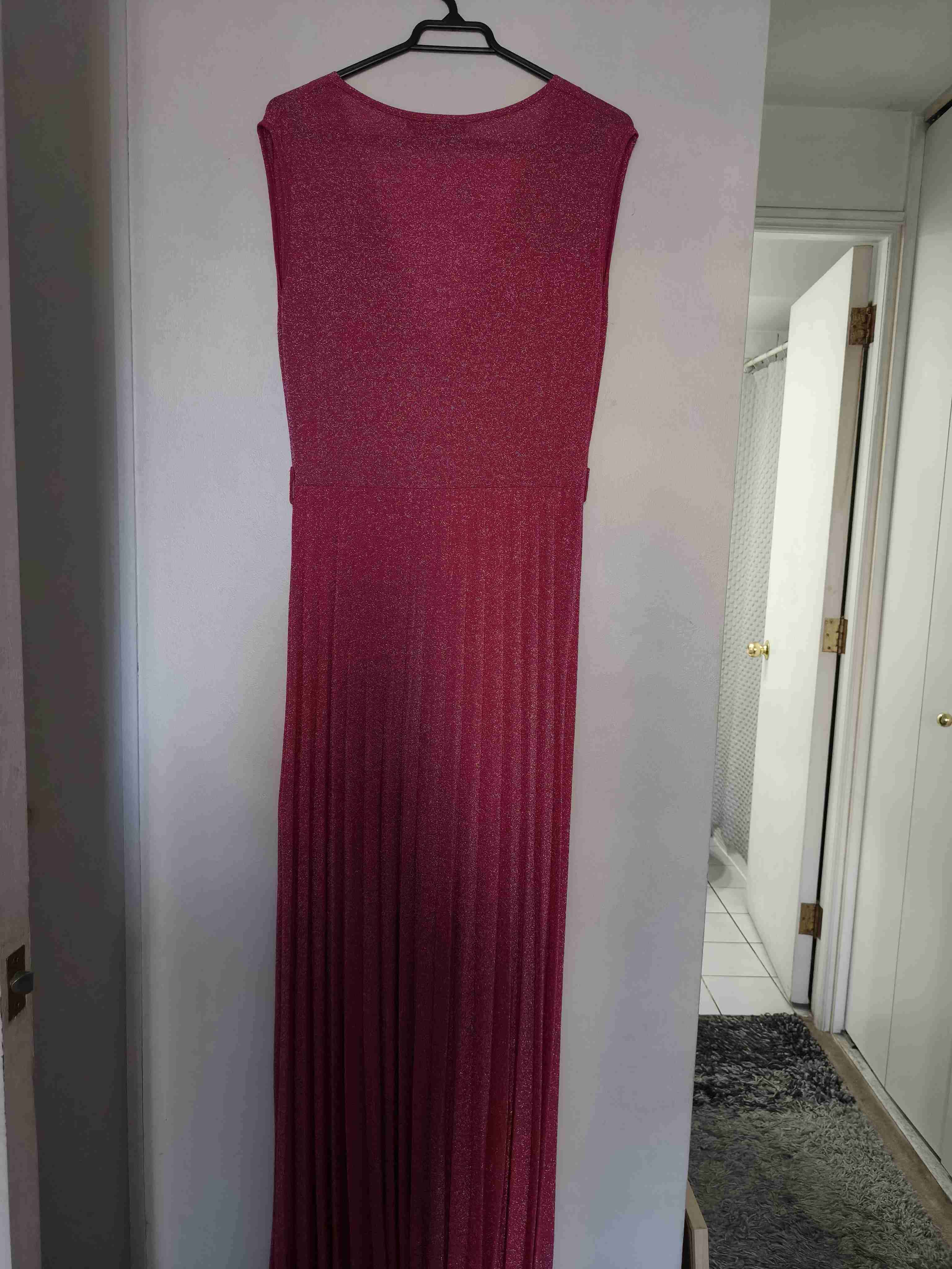 Vestido largo magenta con brillos plata - miniatura 3