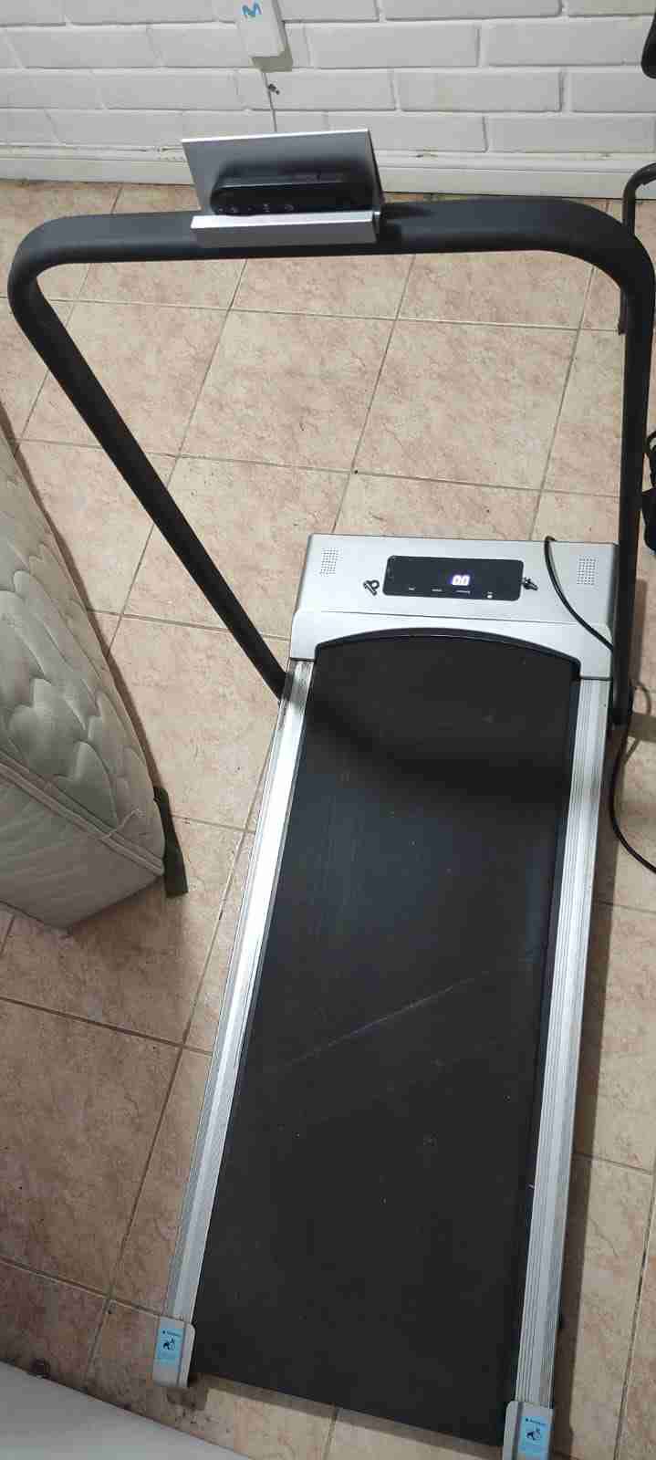 Caminadora eléctrica compacta