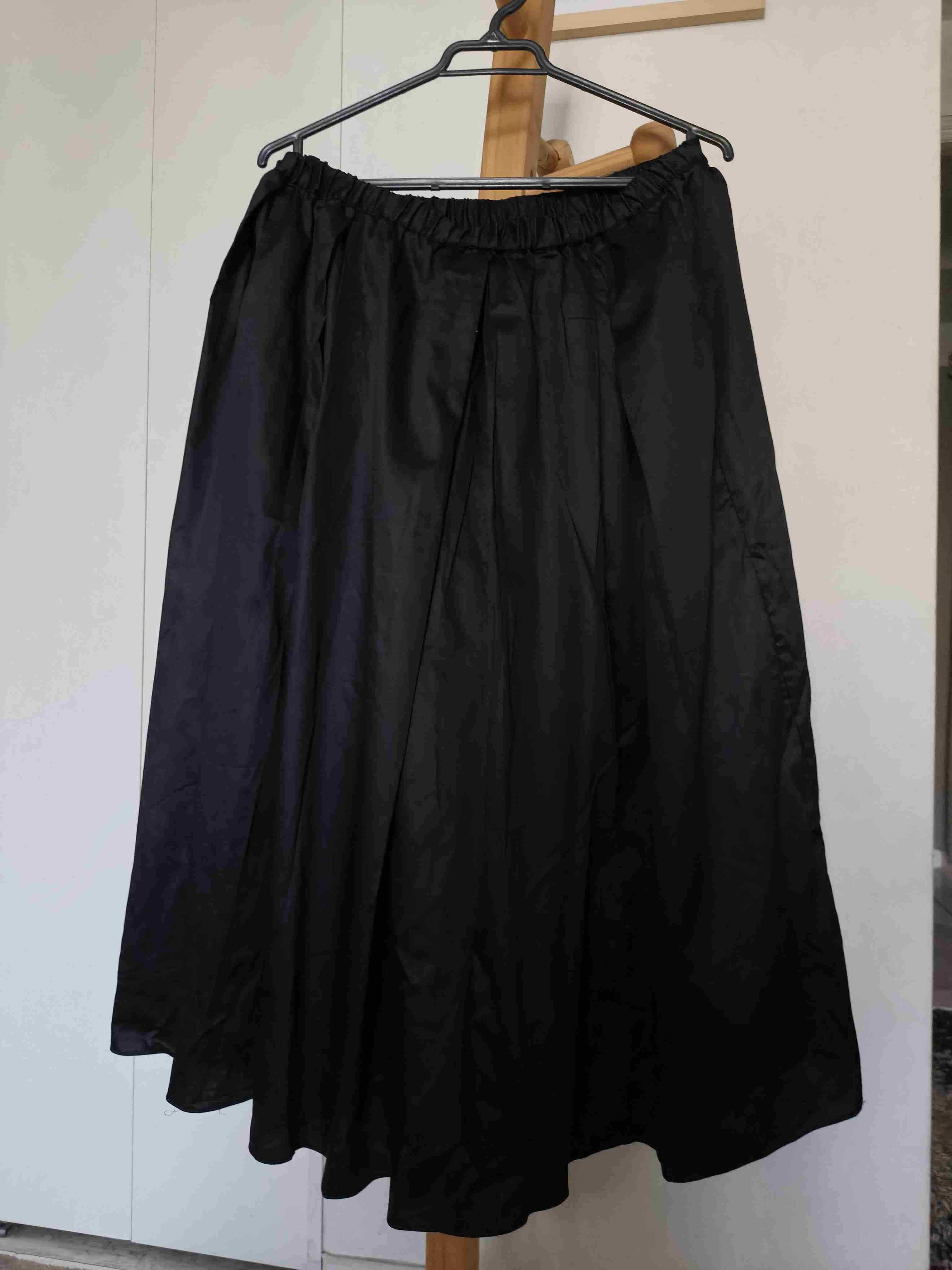 Falda negra, amplia con bolsillo H&M nueva - miniatura 3