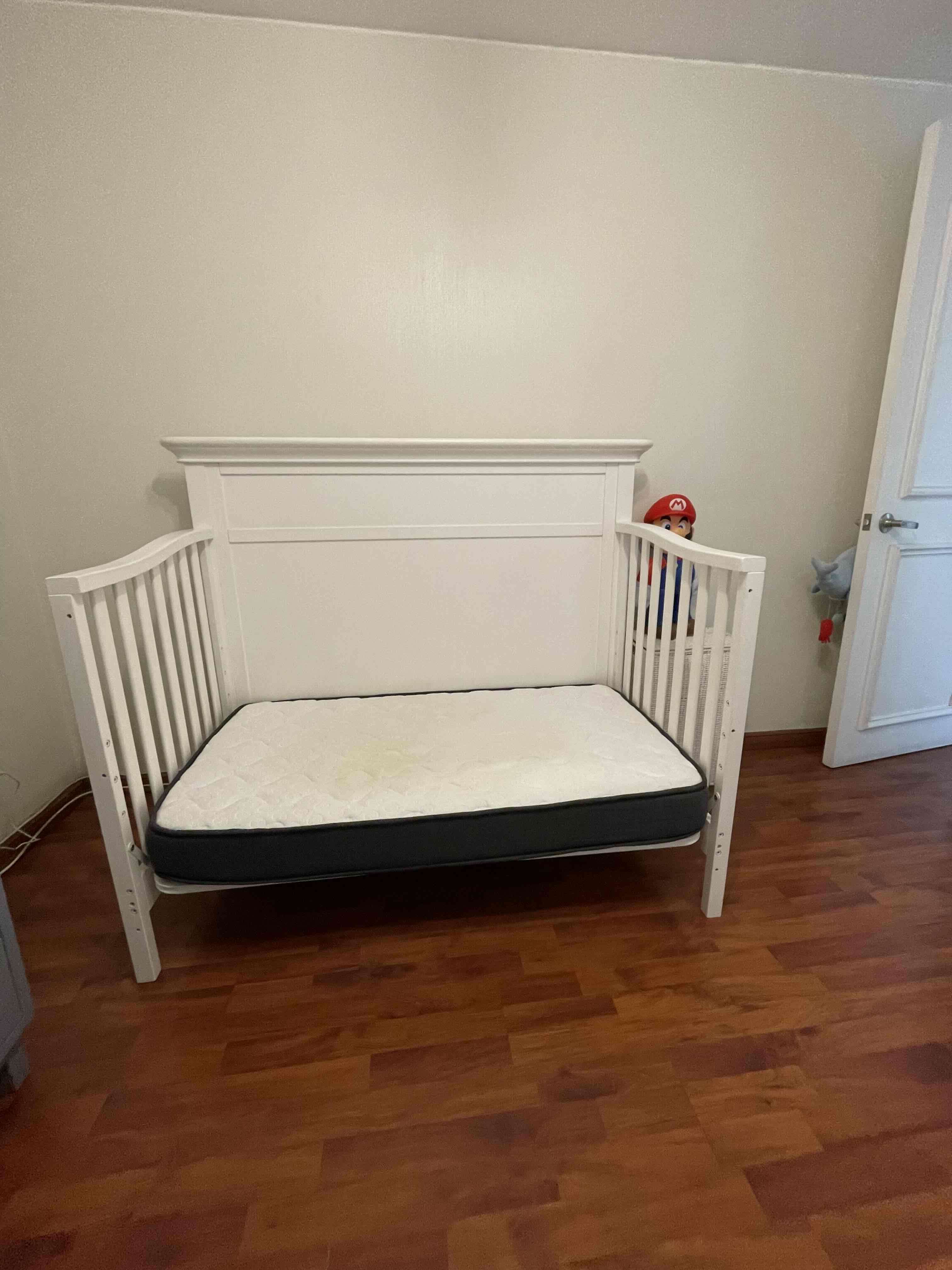 Cuna blanca de madera - miniatura 3
